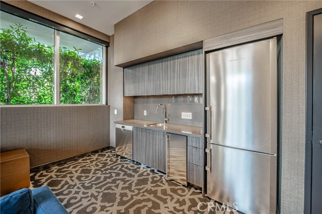 1050 S Grand AVE Unit: 1606