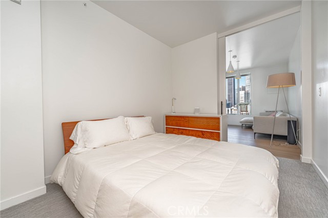 1050 S Grand AVE Unit: 1606