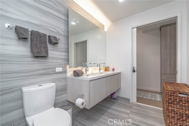 1050 S Grand AVE Unit: 1606