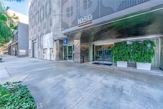 1050 S Grand AVE Unit: 1606