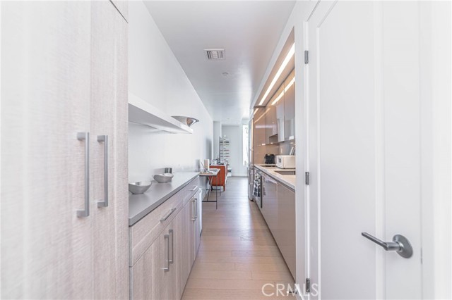 1050 S Grand AVE Unit: 1606