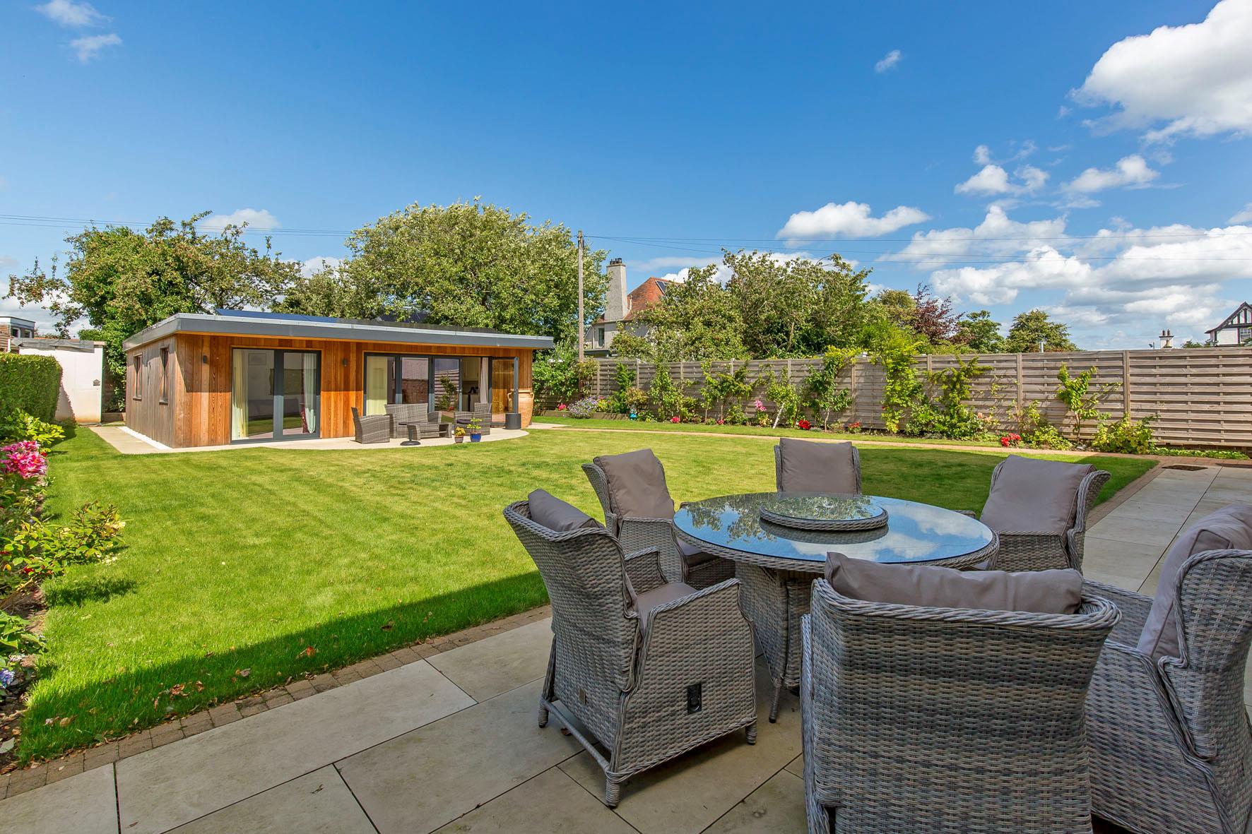 Braehead Road, Edinburgh EH4