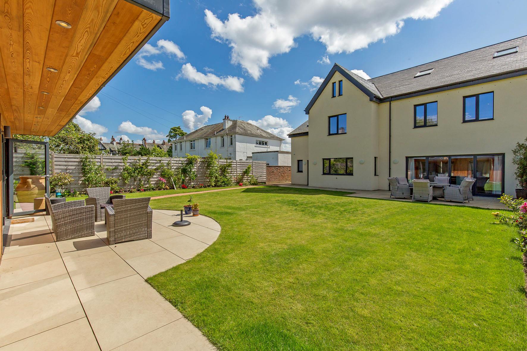 Braehead Road, Edinburgh EH4