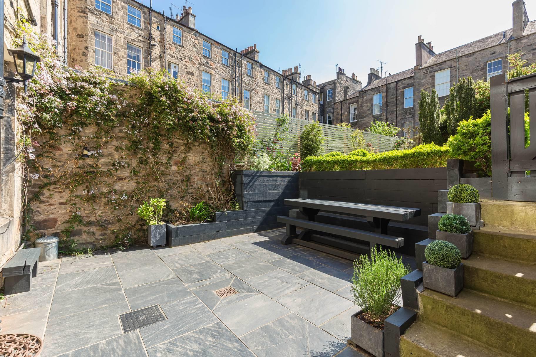 Carlton Street, Stockbridge, Edinburgh EH4