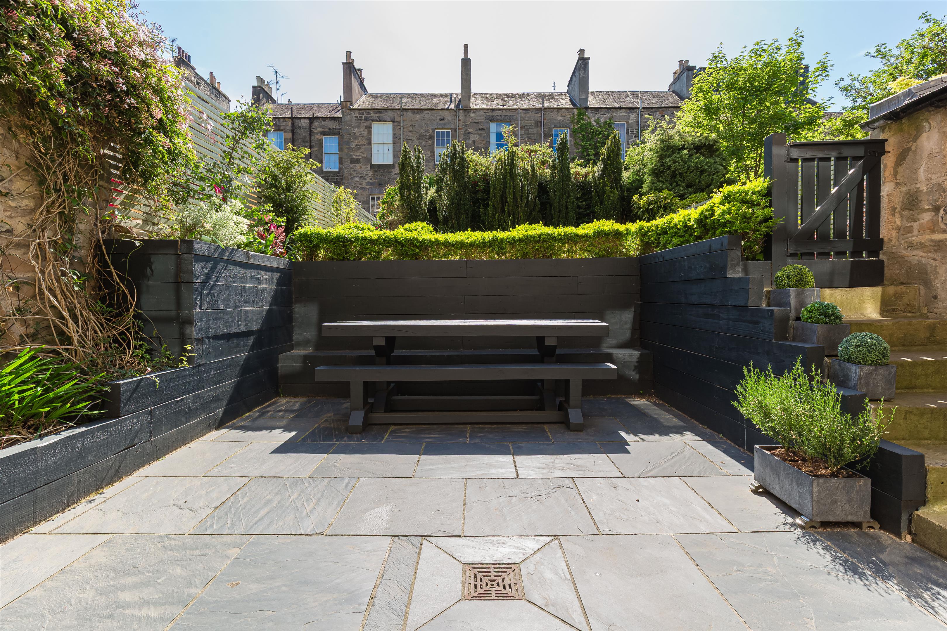 Carlton Street, Stockbridge, Edinburgh EH4