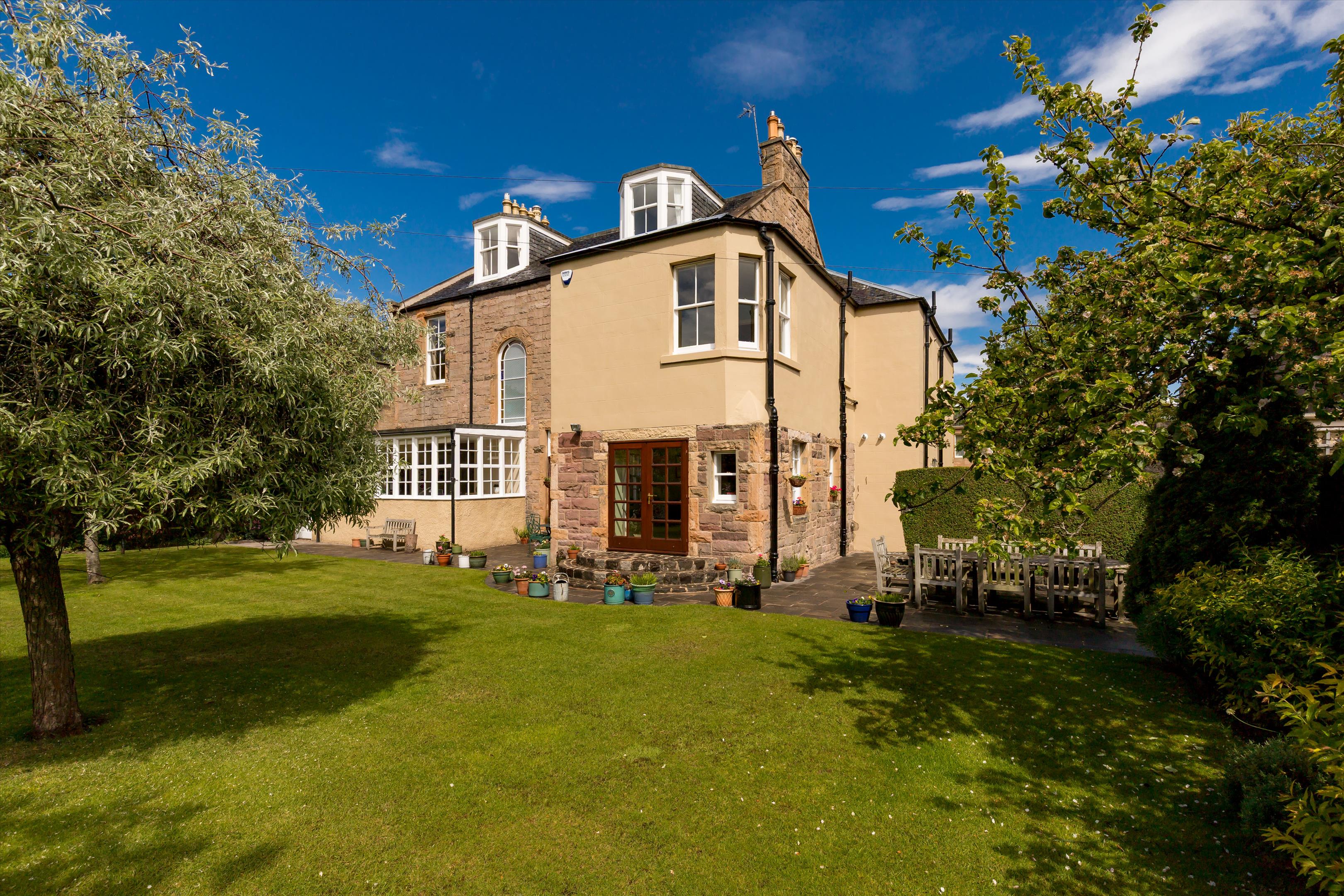 Lauder Road, Edinburgh, Midlothian, EH9