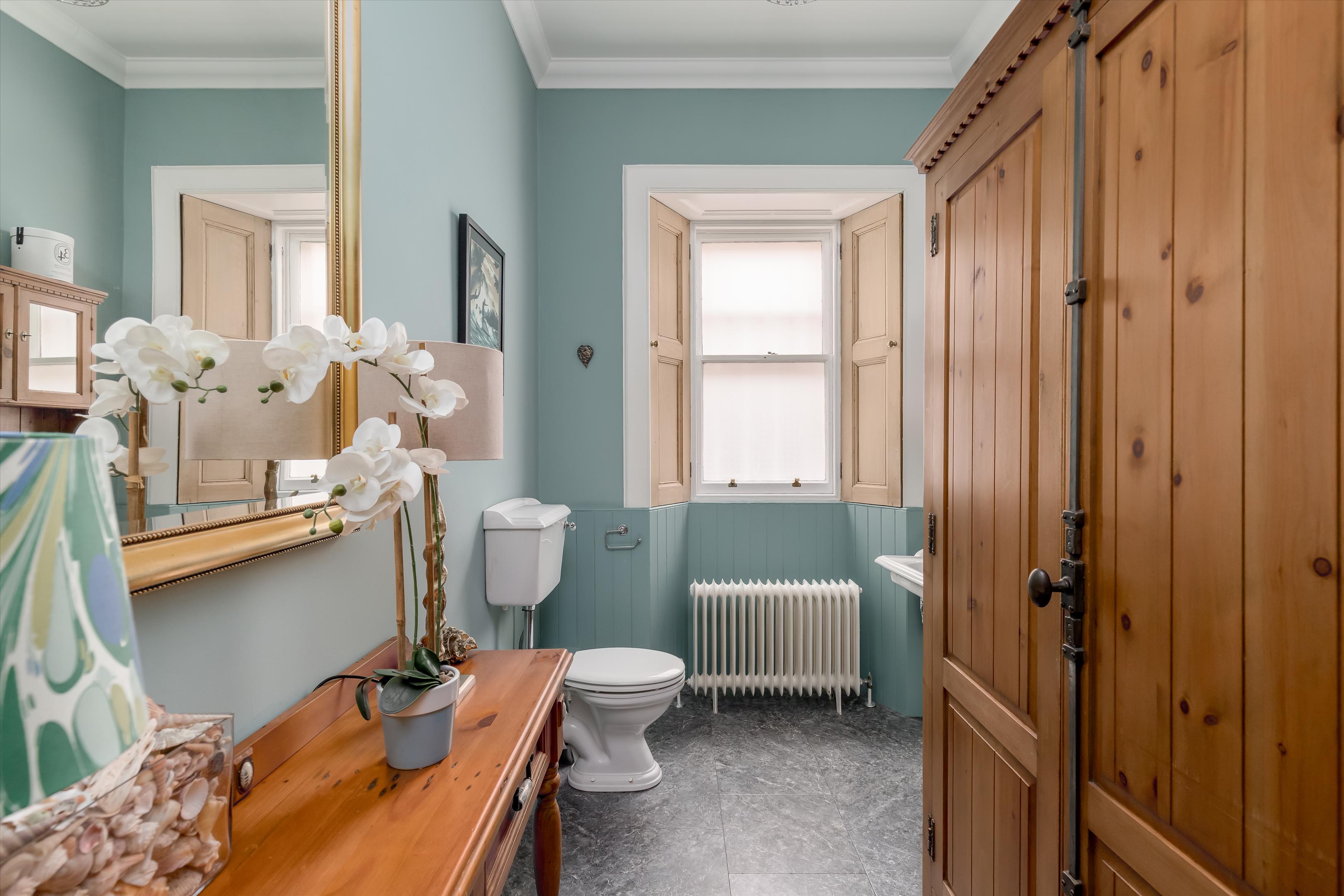 Lauder Road, Edinburgh, Midlothian, EH9