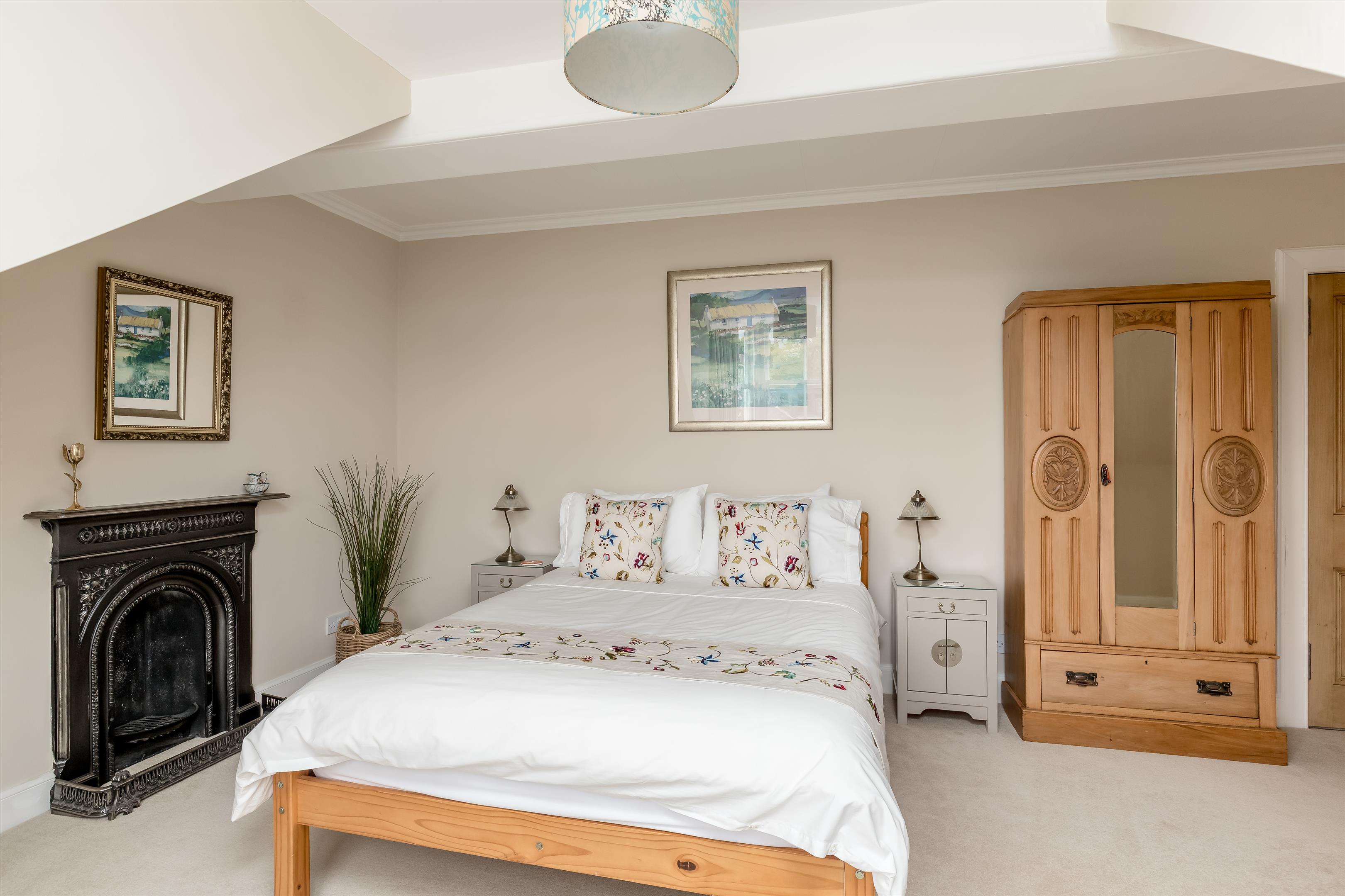 Lauder Road, Edinburgh, Midlothian, EH9