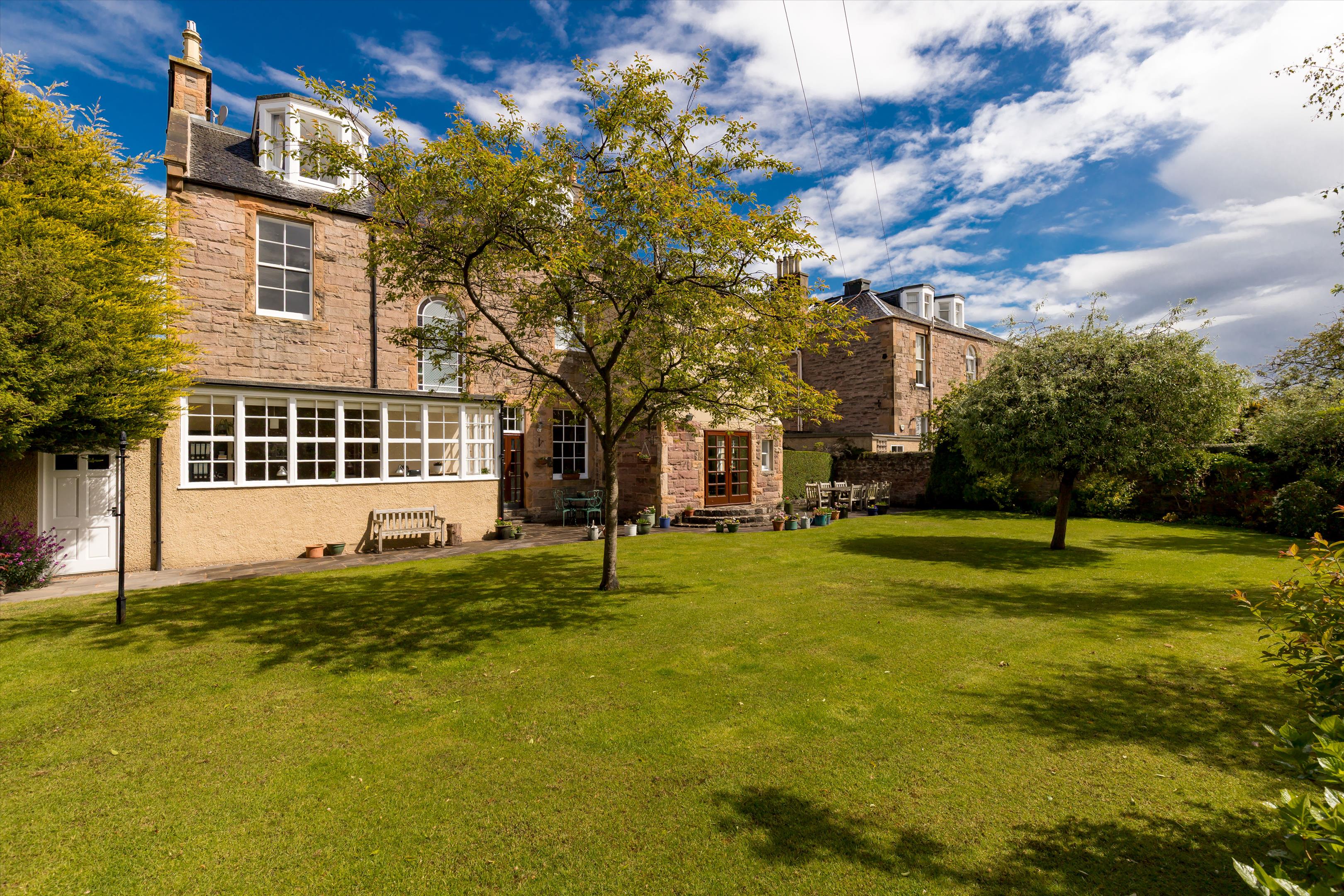 Lauder Road, Edinburgh, Midlothian, EH9