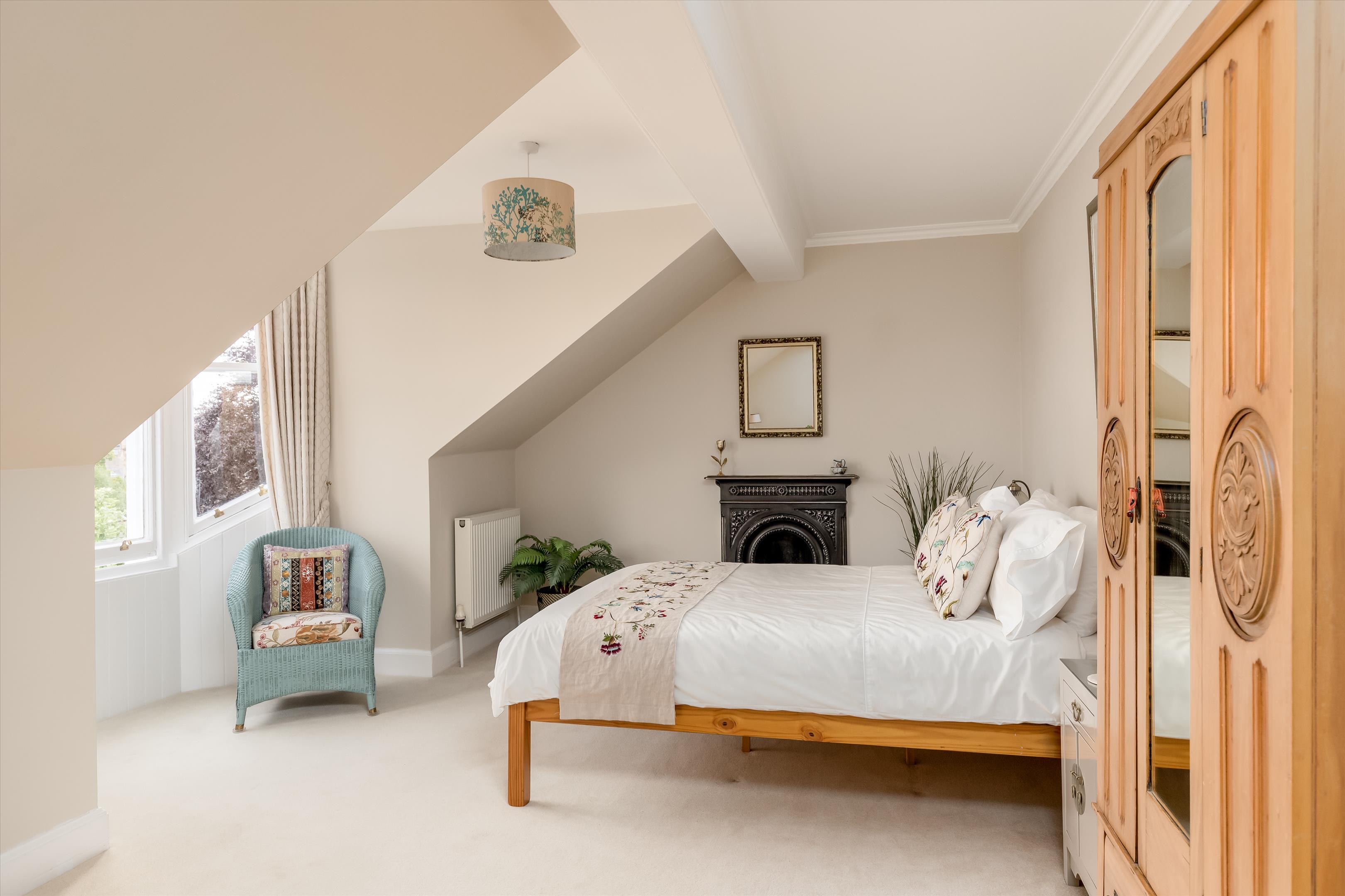 Lauder Road, Edinburgh, Midlothian, EH9