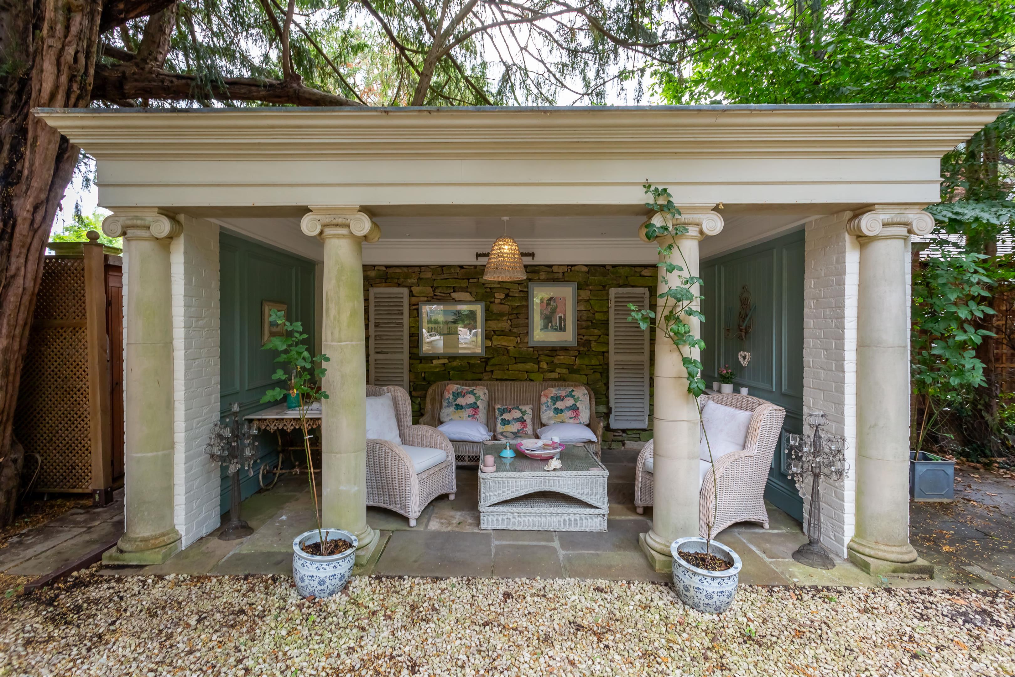 Dorking Road, Epsom, Surrey, KT18