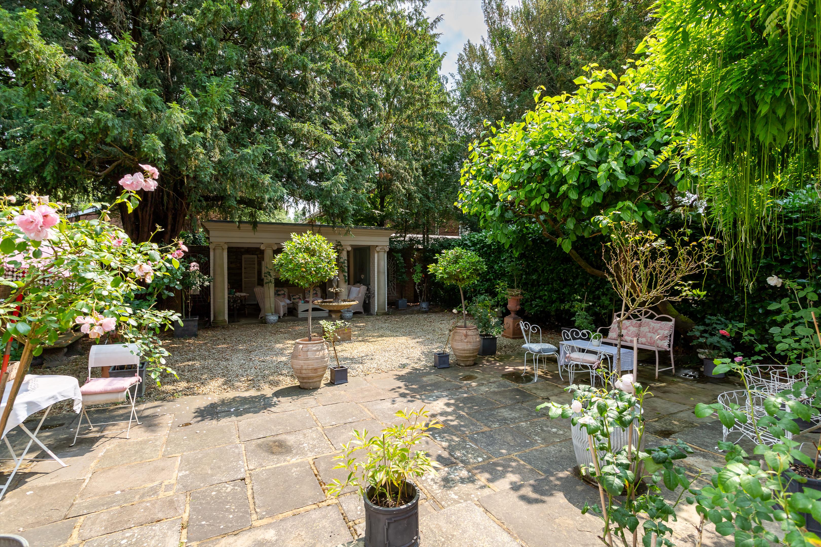 Dorking Road, Epsom, Surrey, KT18