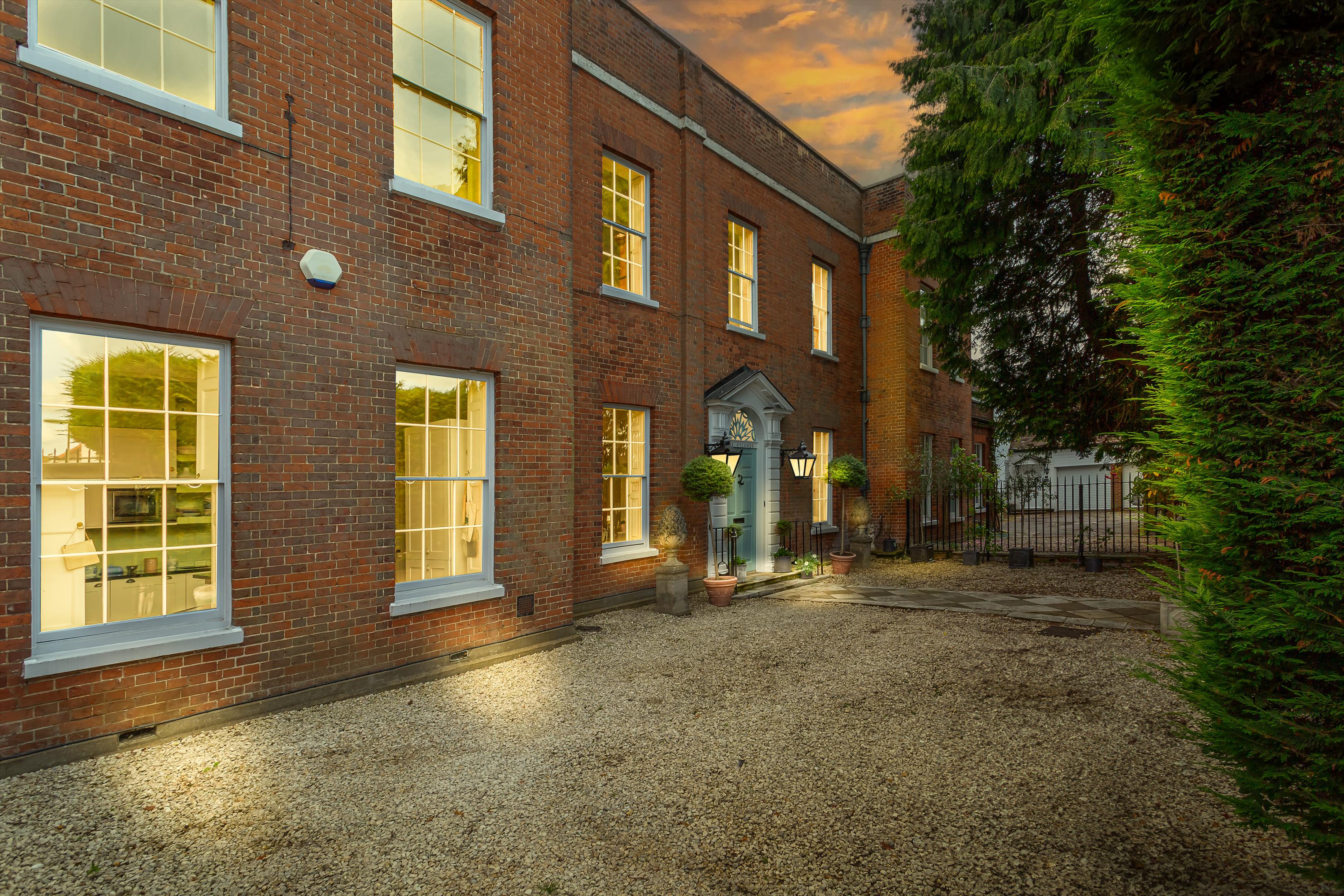 Dorking Road, Epsom, Surrey, KT18