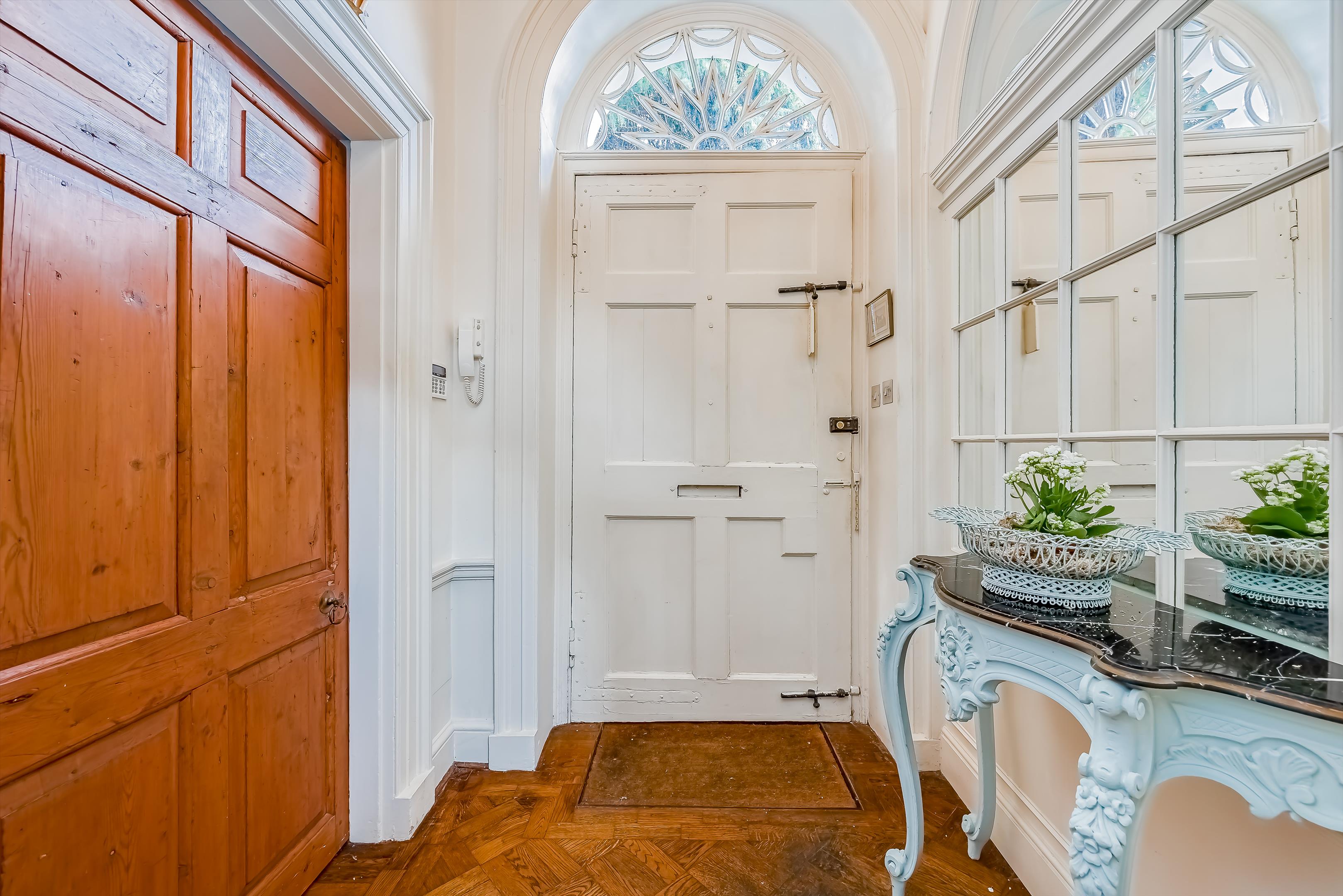 Dorking Road, Epsom, Surrey, KT18
