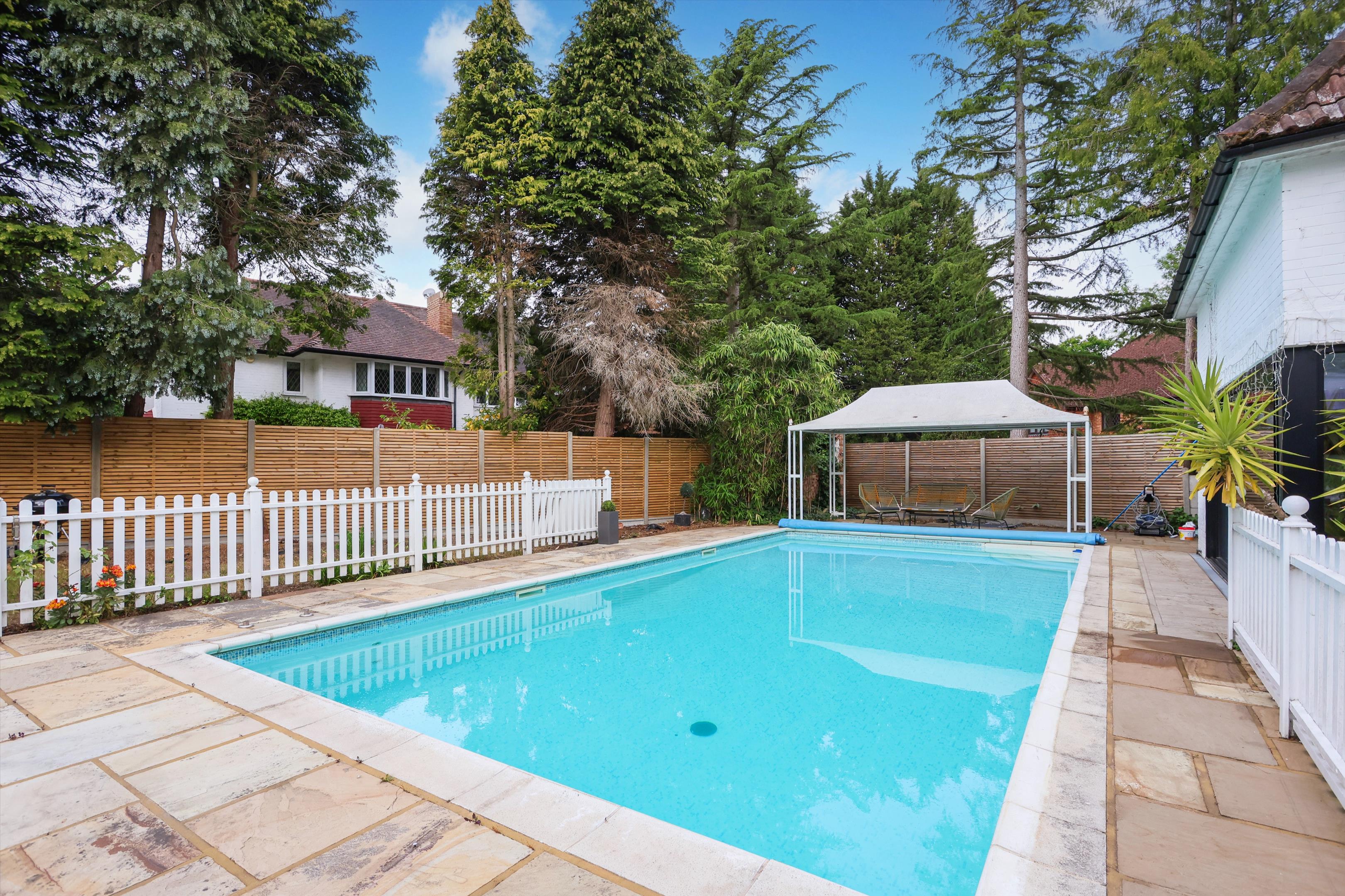 Ruxley Crescent, Claygate, Esher, Surrey KT10