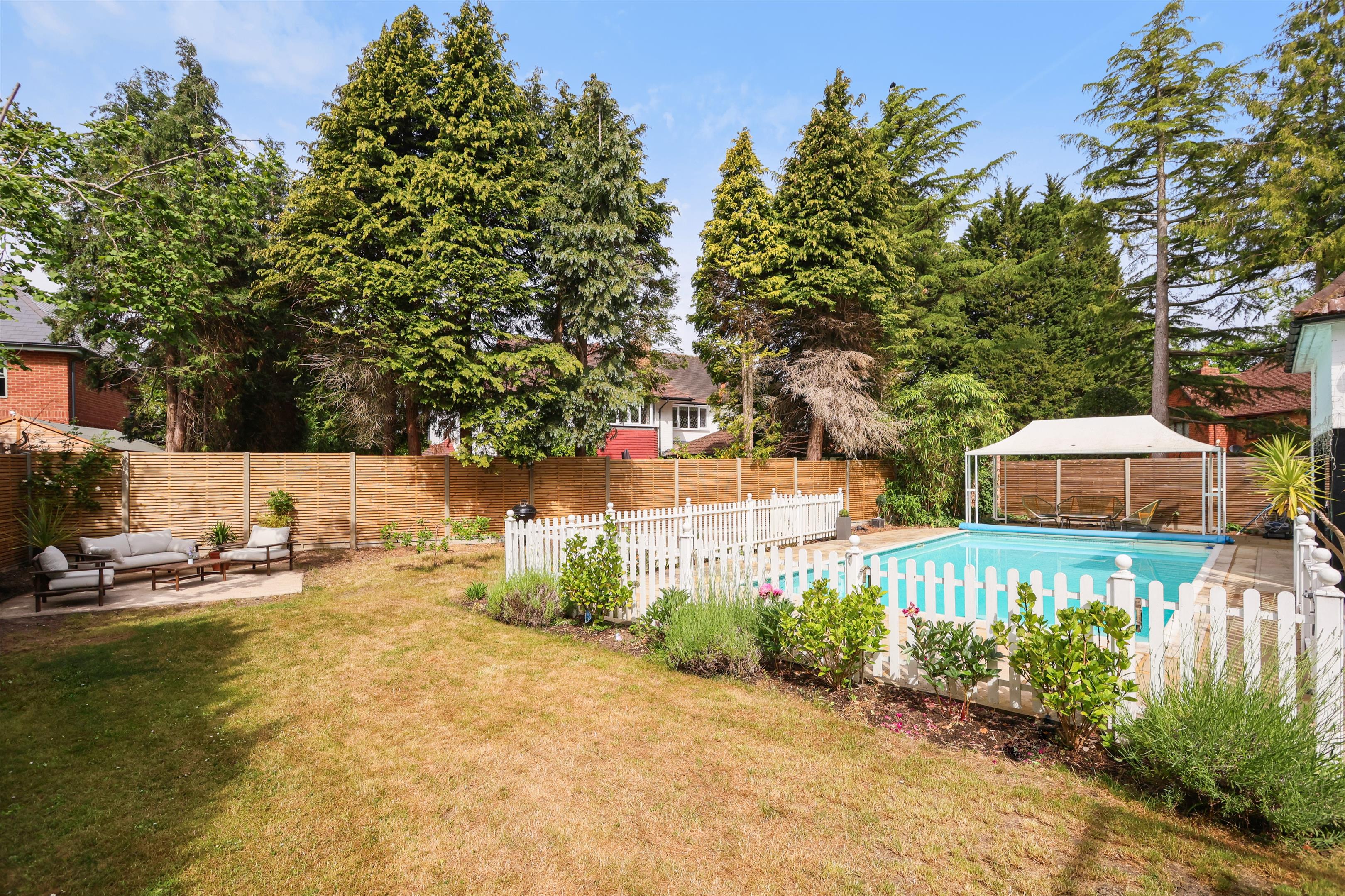 Ruxley Crescent, Claygate, Esher, Surrey KT10