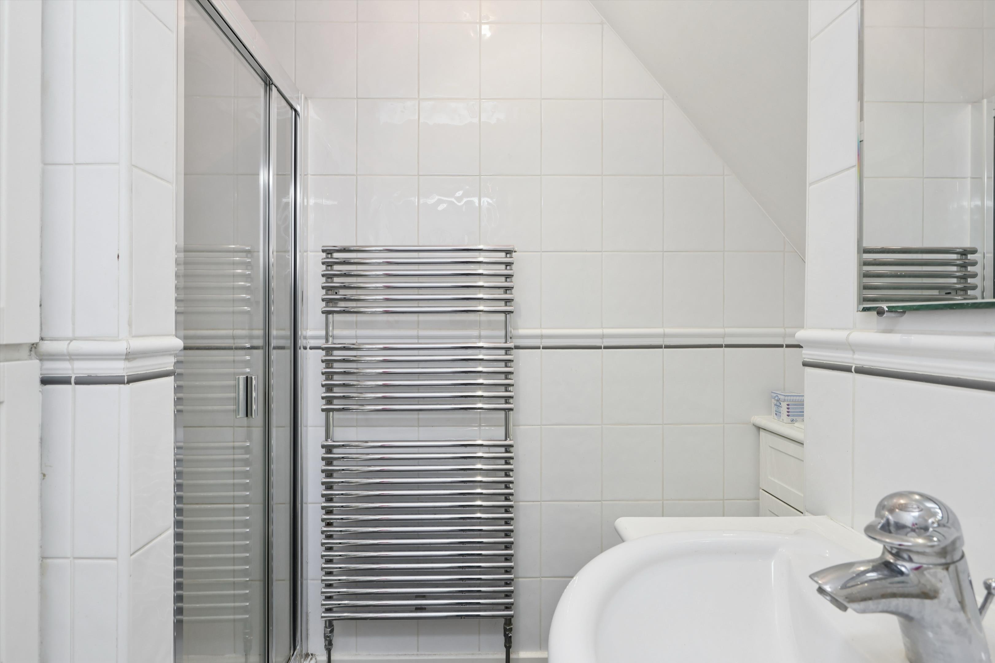 Ruxley Crescent, Claygate, Esher, Surrey KT10
