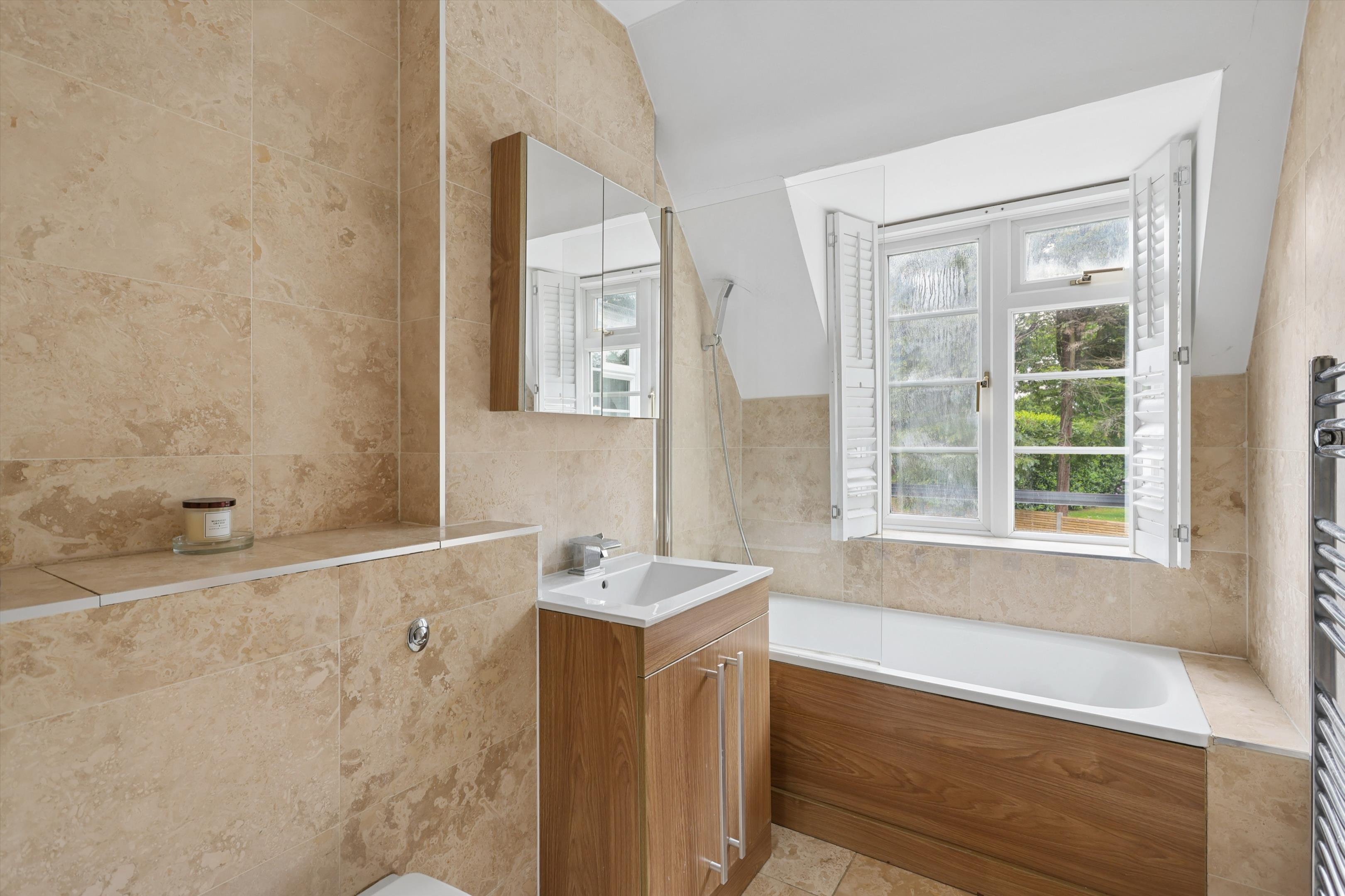 Ruxley Crescent, Claygate, Esher, Surrey KT10