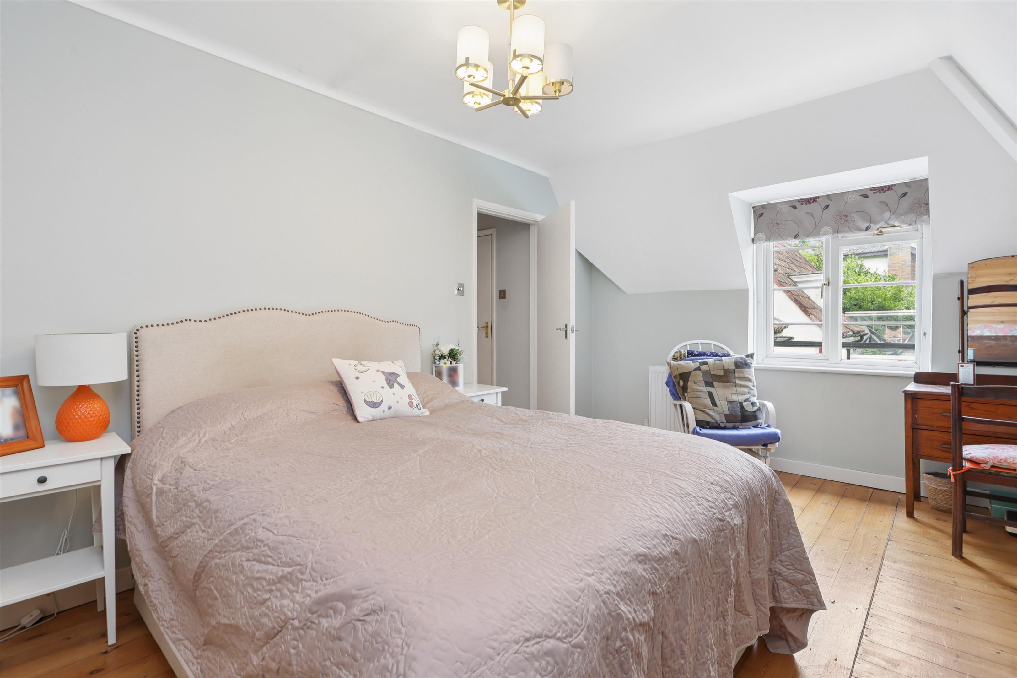Ruxley Crescent, Claygate, Esher, Surrey KT10