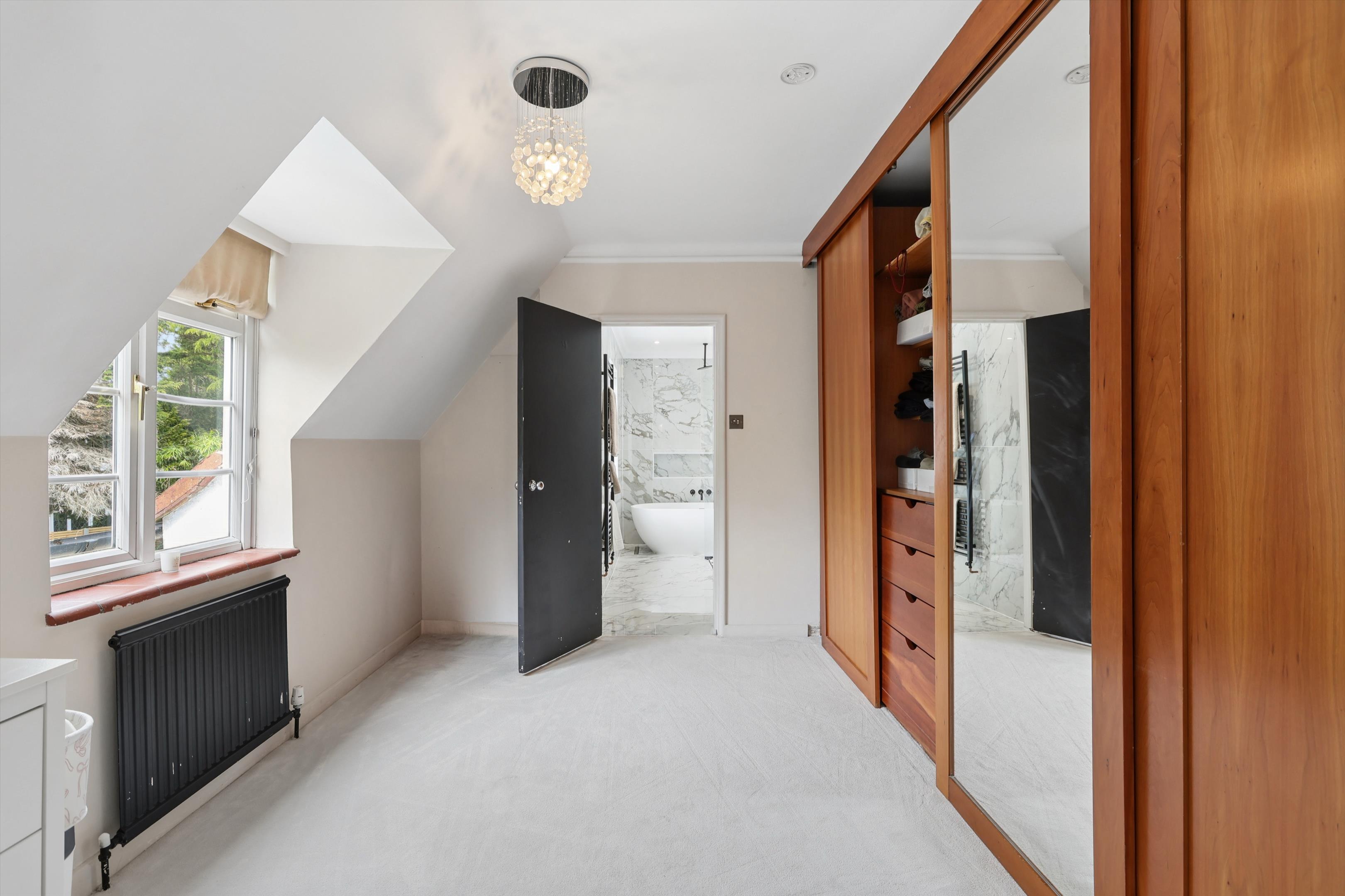 Ruxley Crescent, Claygate, Esher, Surrey KT10