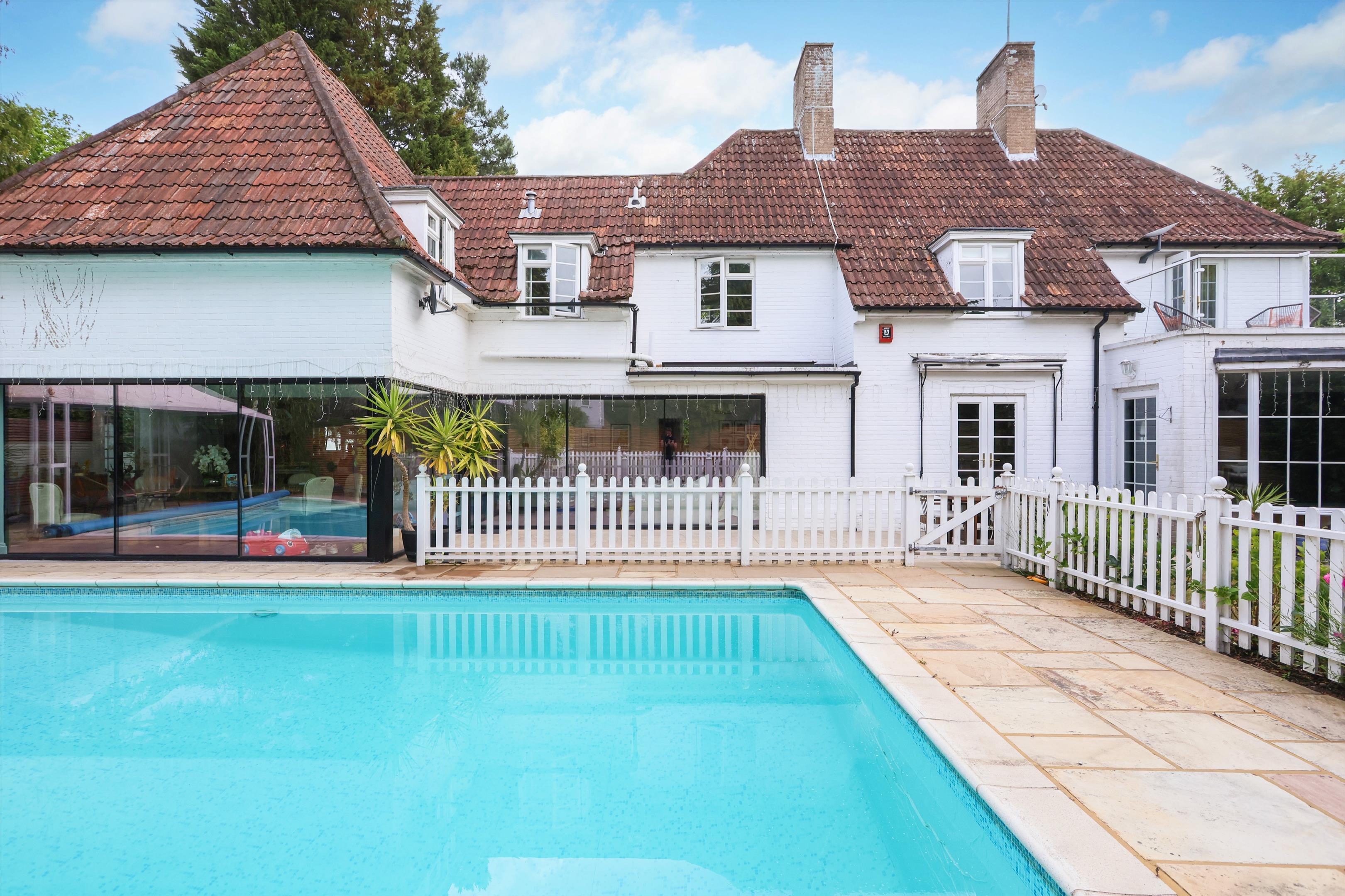 Ruxley Crescent, Claygate, Esher, Surrey KT10