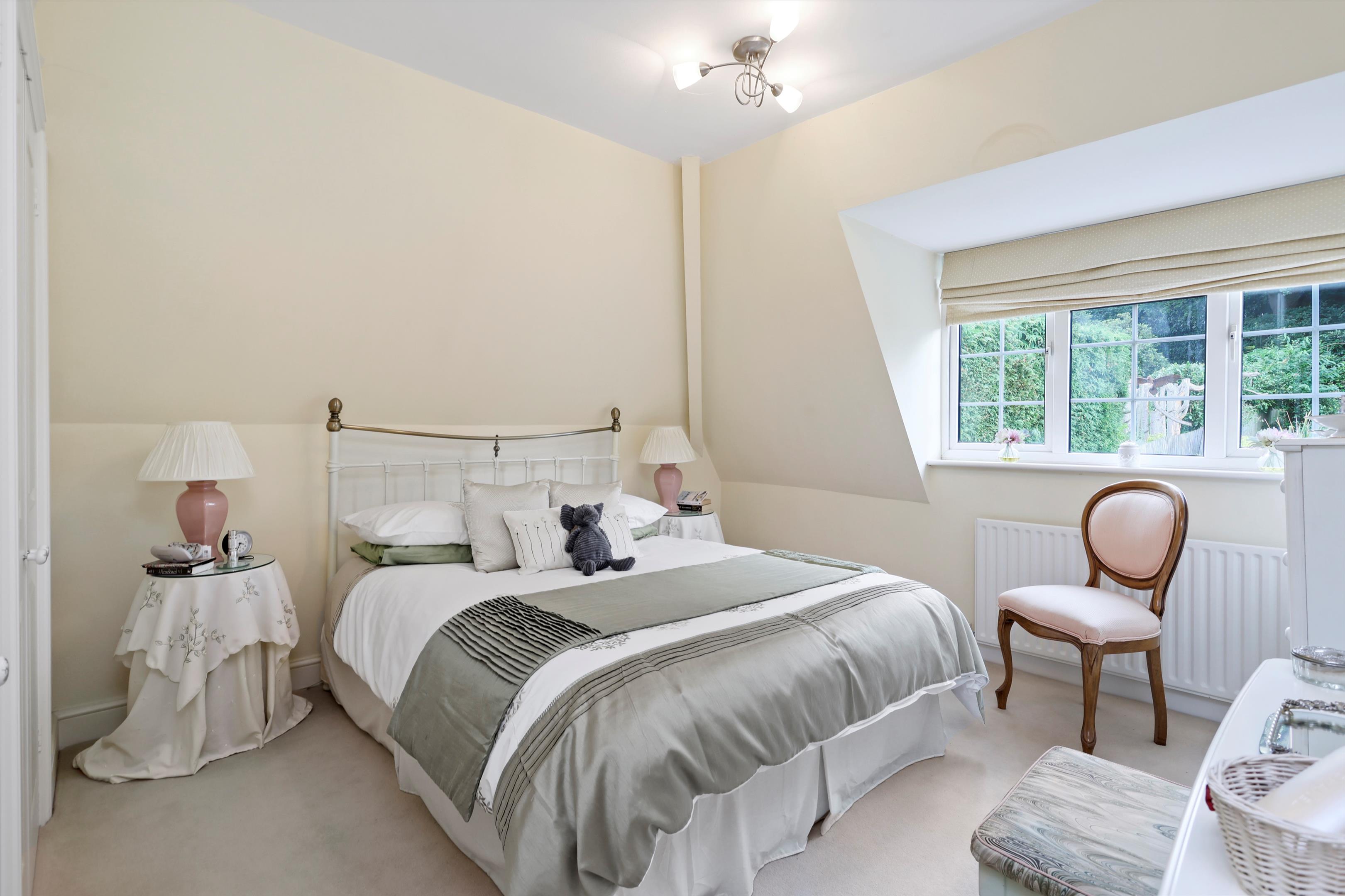 Park Close, Esher, Surrey, KT10