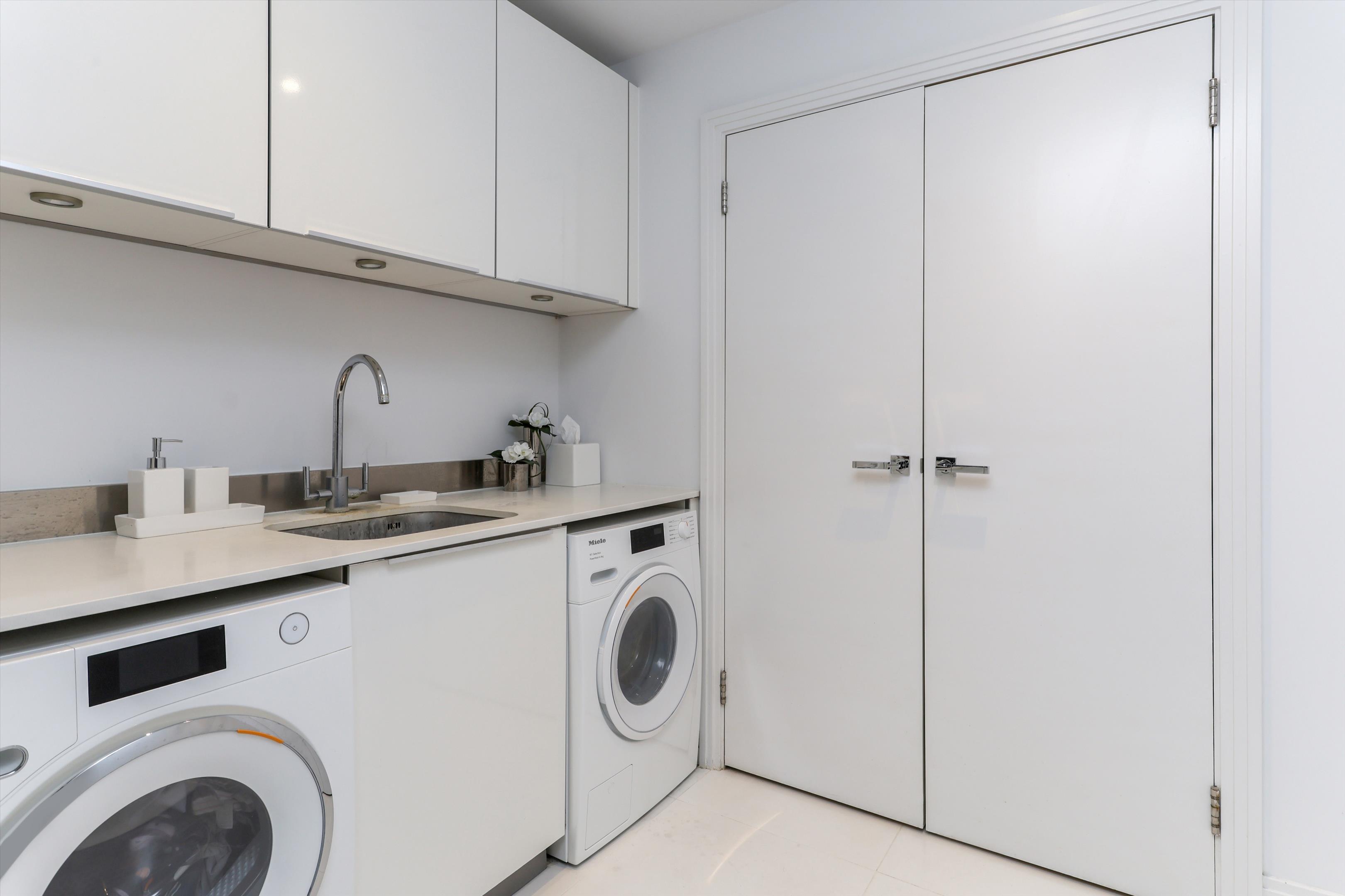 Charlotte Terrace, Princess Square, Esher, Surrey, KT10