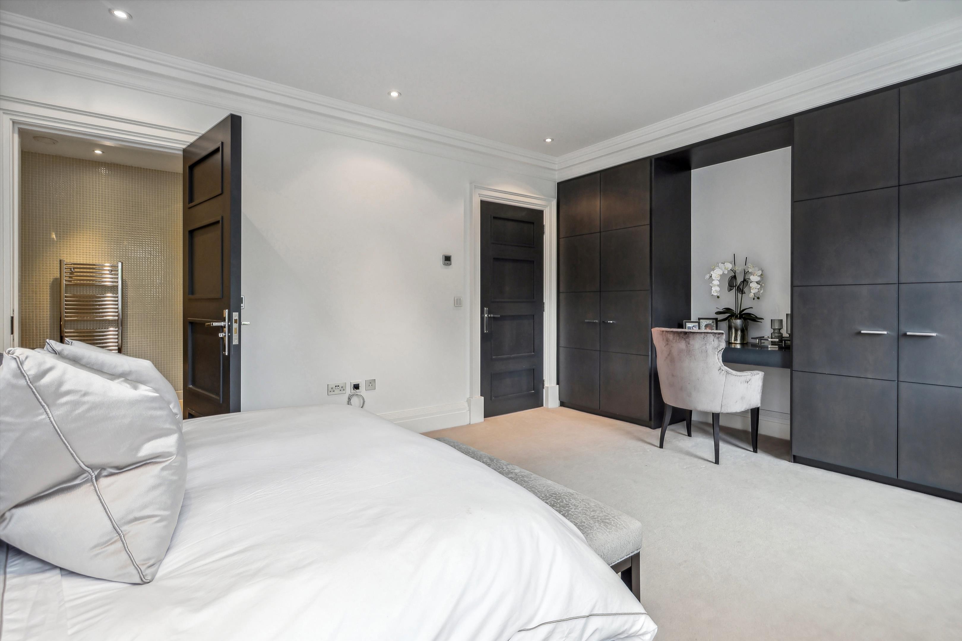 Charlotte Terrace, Princess Square, Esher, Surrey, KT10