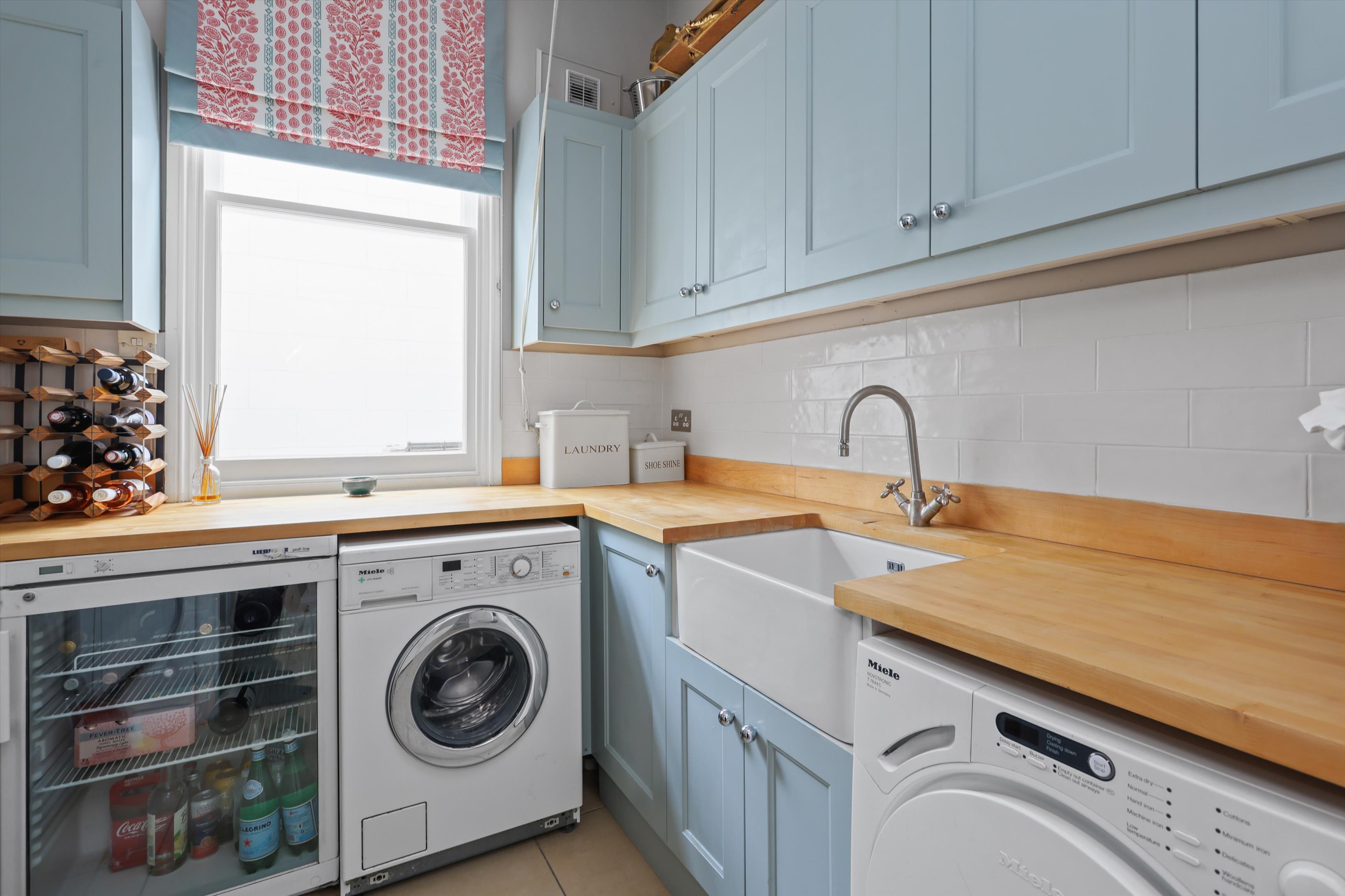 Arnison Road, East Molesey, Surrey, KT8