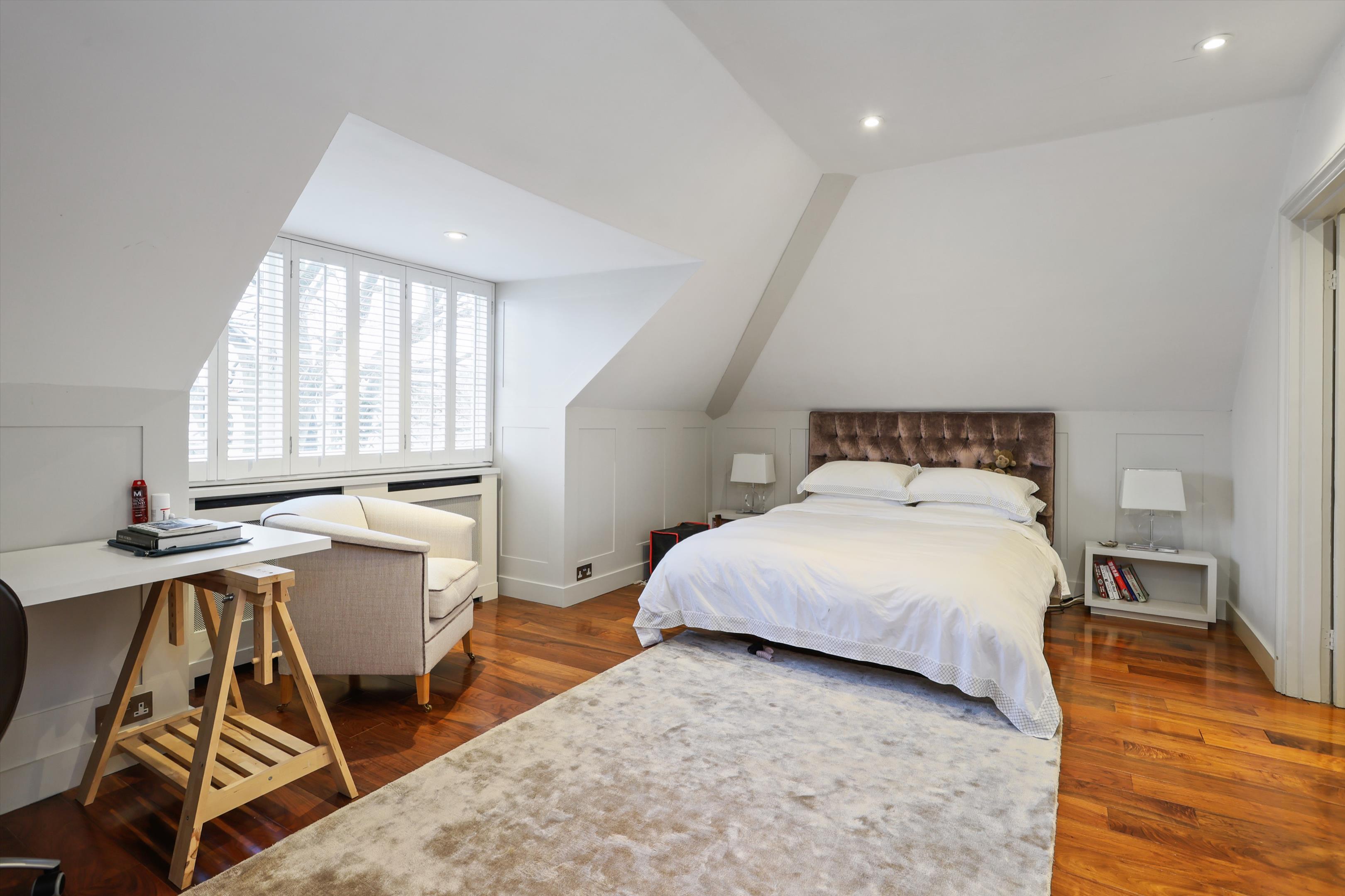 Arnison Road, East Molesey, Surrey, KT8