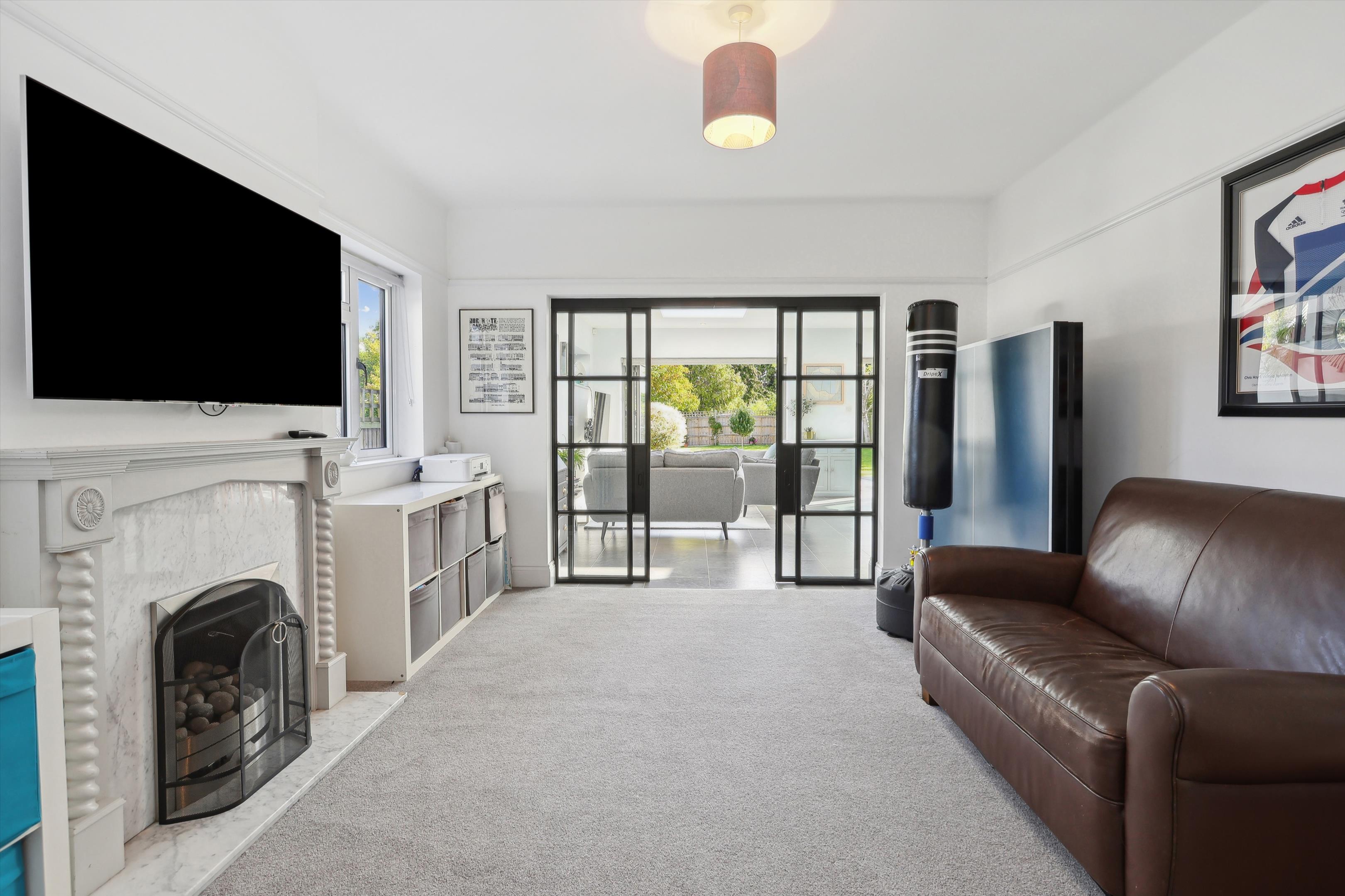 Oaken Lane, Claygate, Esher, Surrey, KT10
