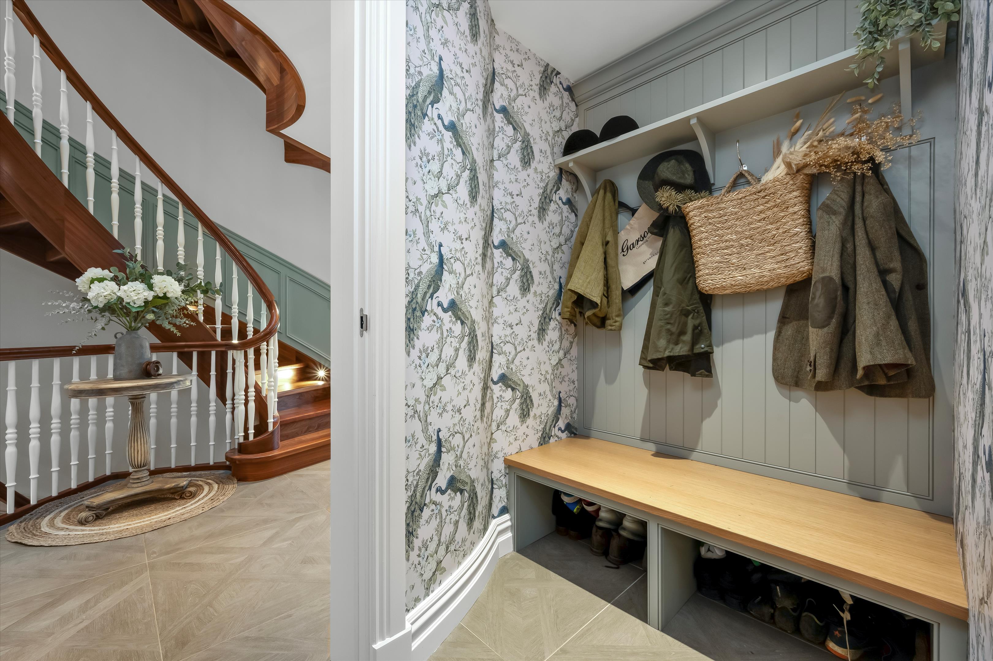 West End Lane, Esher, Surrey, KT10