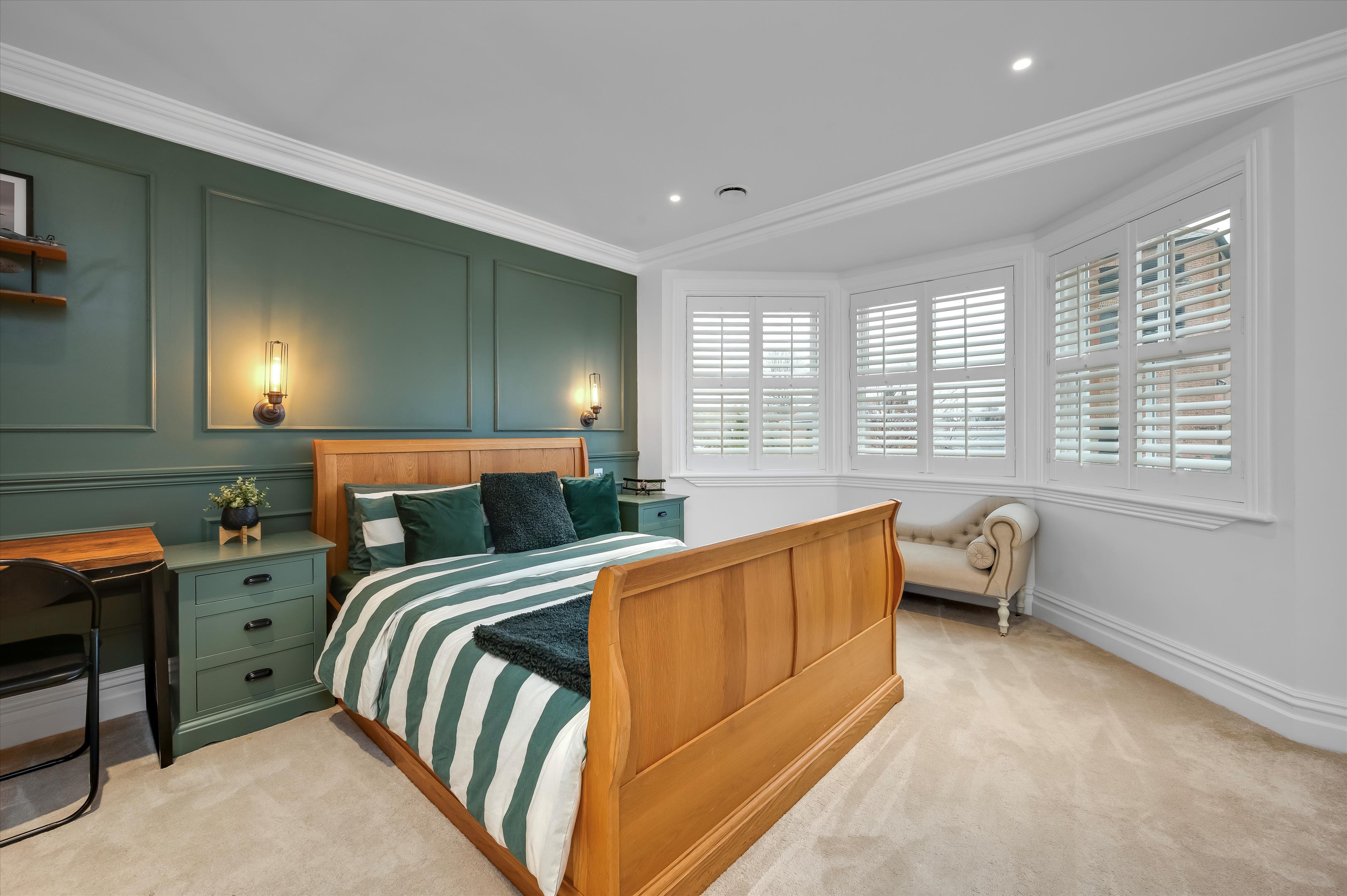 West End Lane, Esher, Surrey, KT10