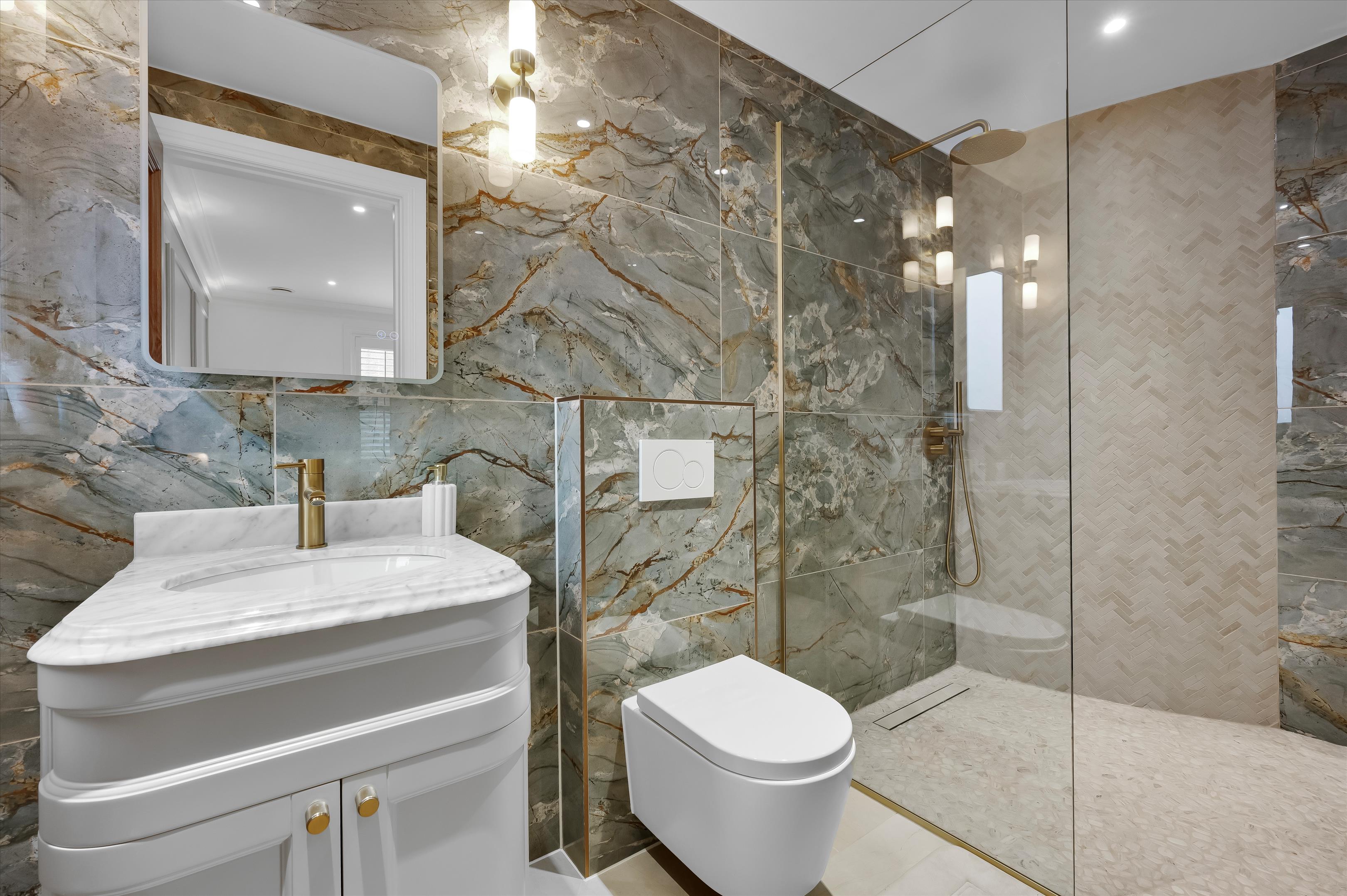 West End Lane, Esher, Surrey, KT10