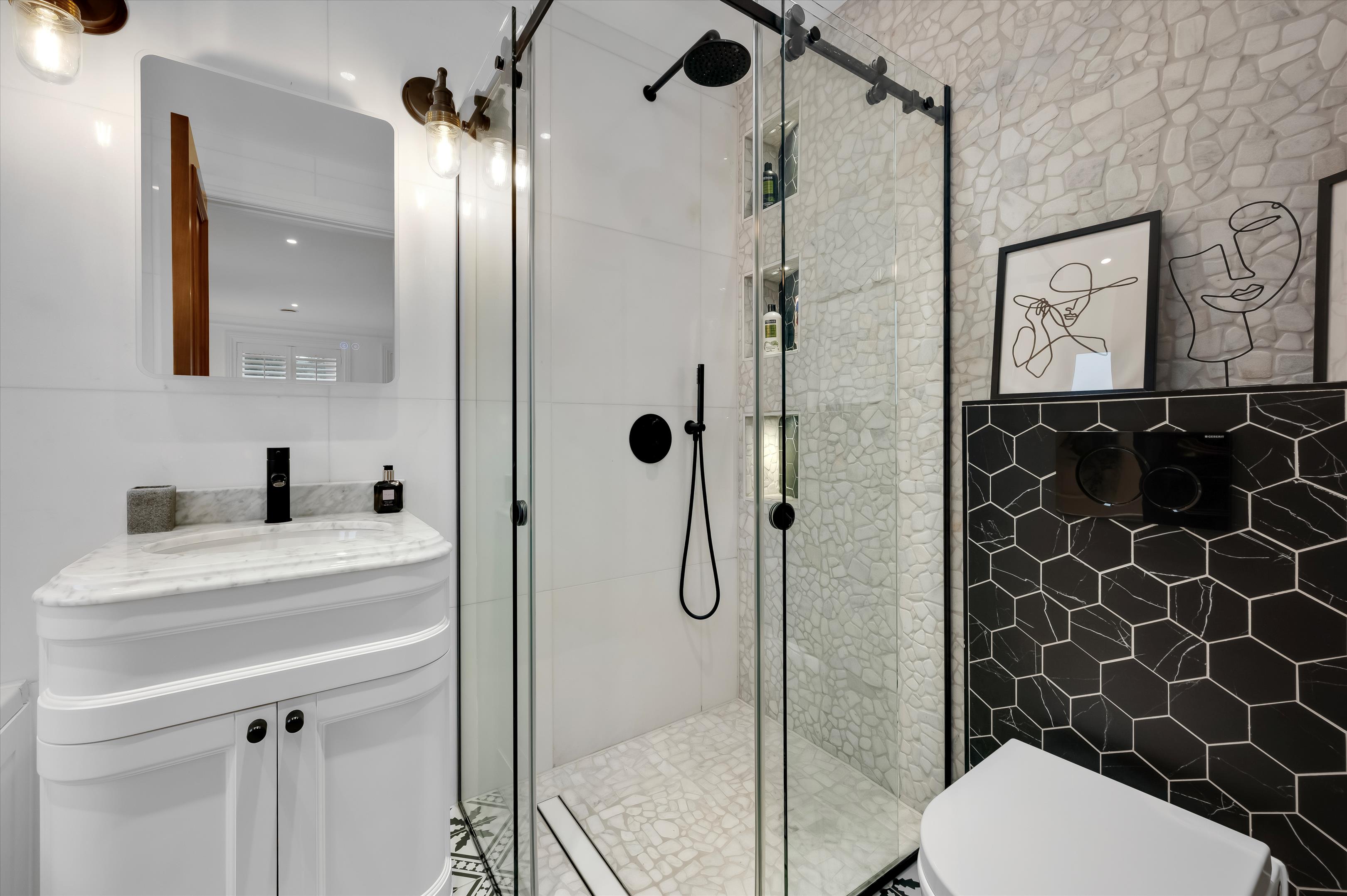 West End Lane, Esher, Surrey, KT10