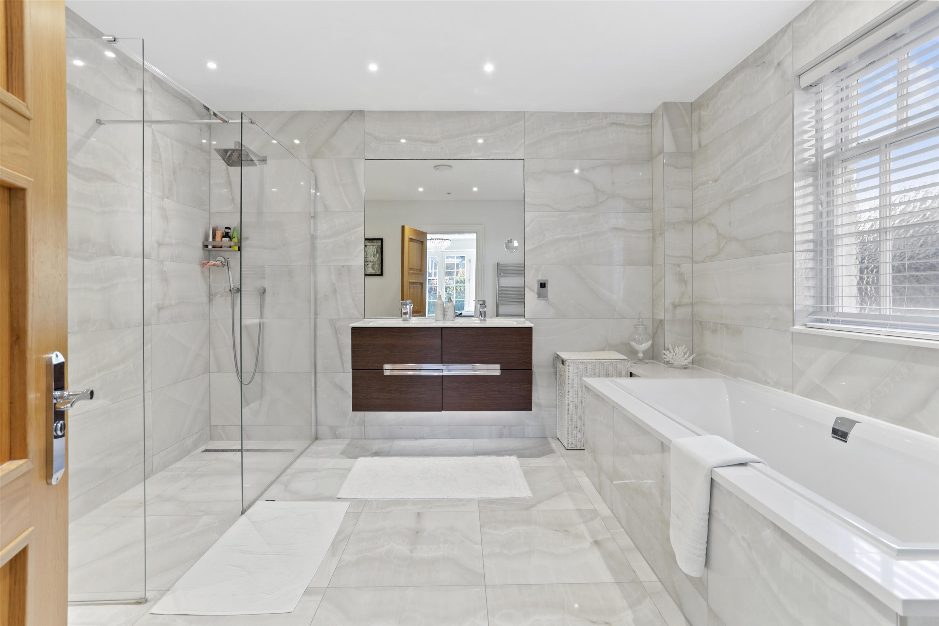Ruxley Ridge, Claygate, Esher, Surrey, KT10