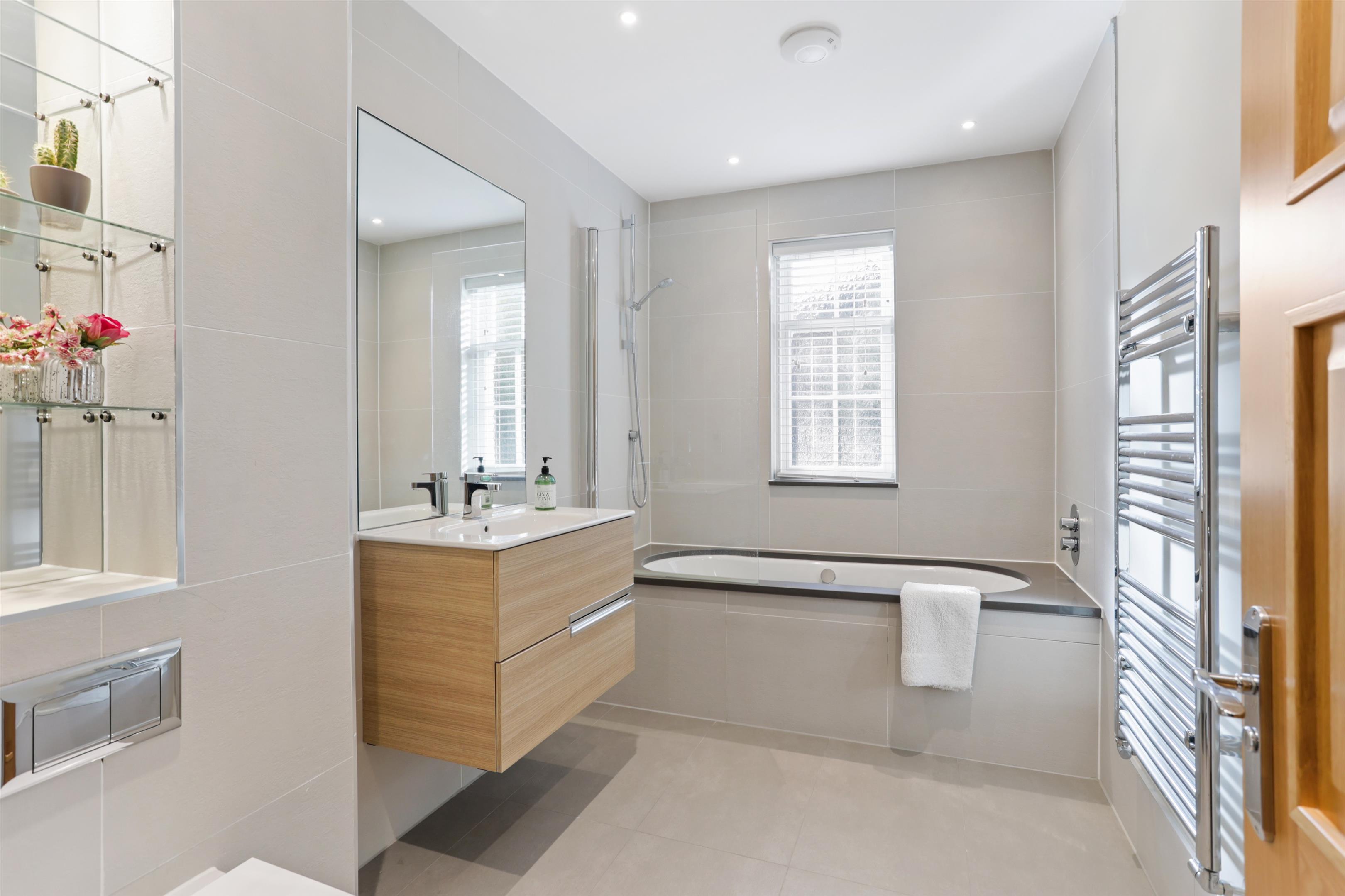 Ruxley Ridge, Claygate, Esher, Surrey, KT10