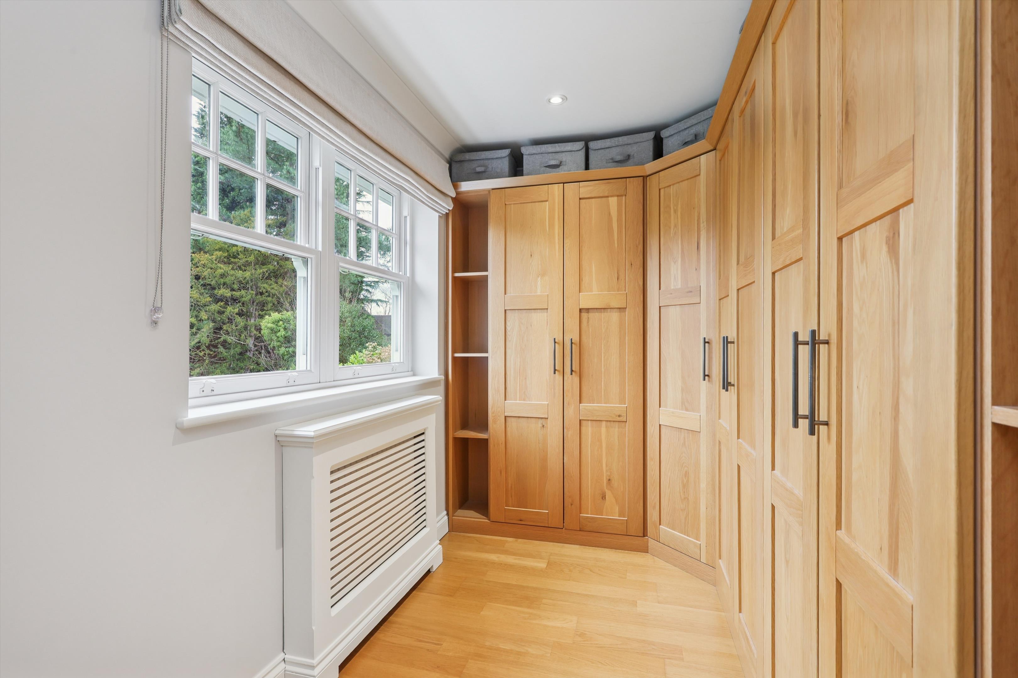 Ruxley Crescent, Claygate, Esher, Surrey KT10