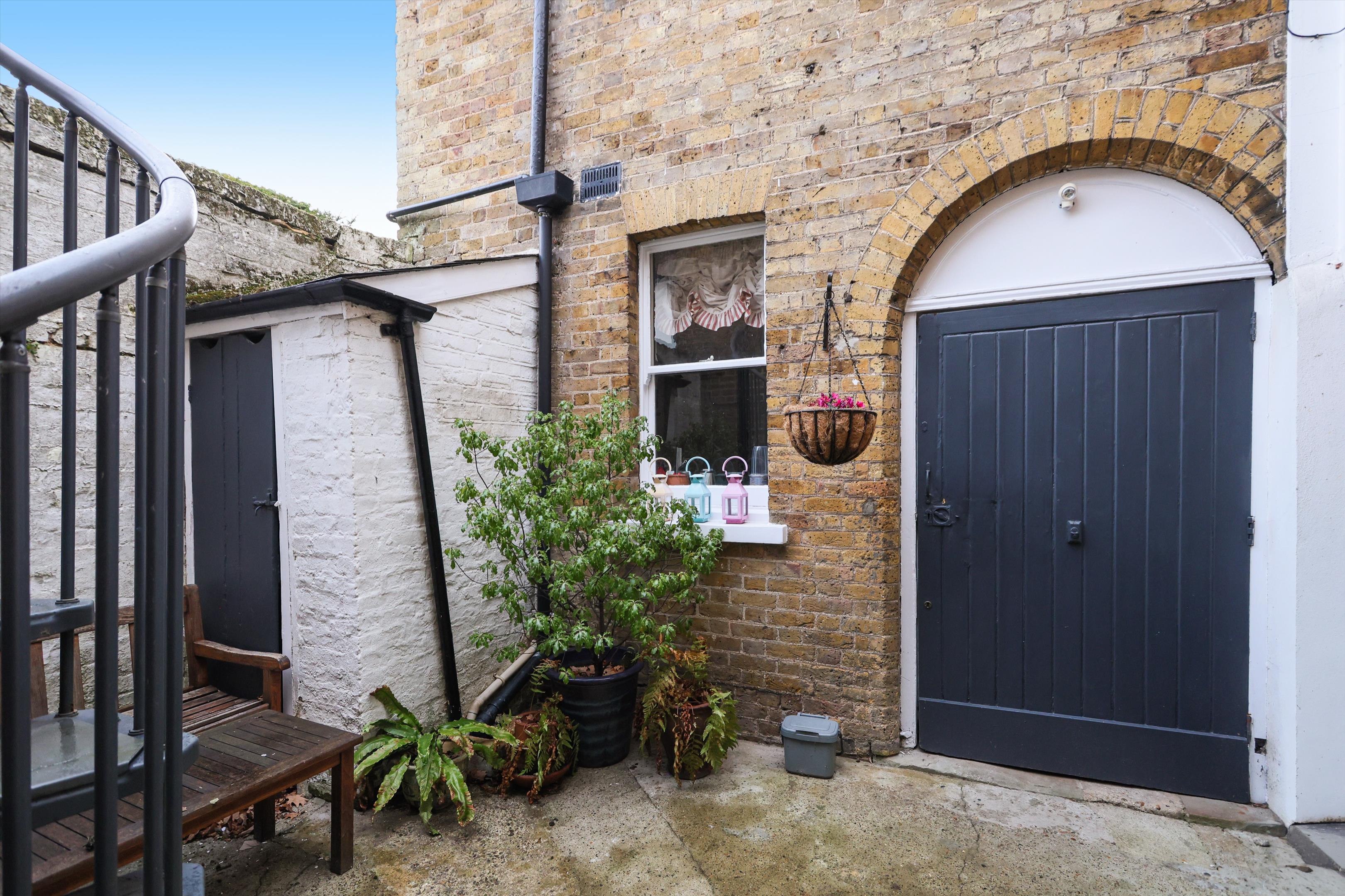 Manor Road North, Esher, Surrey, KT10