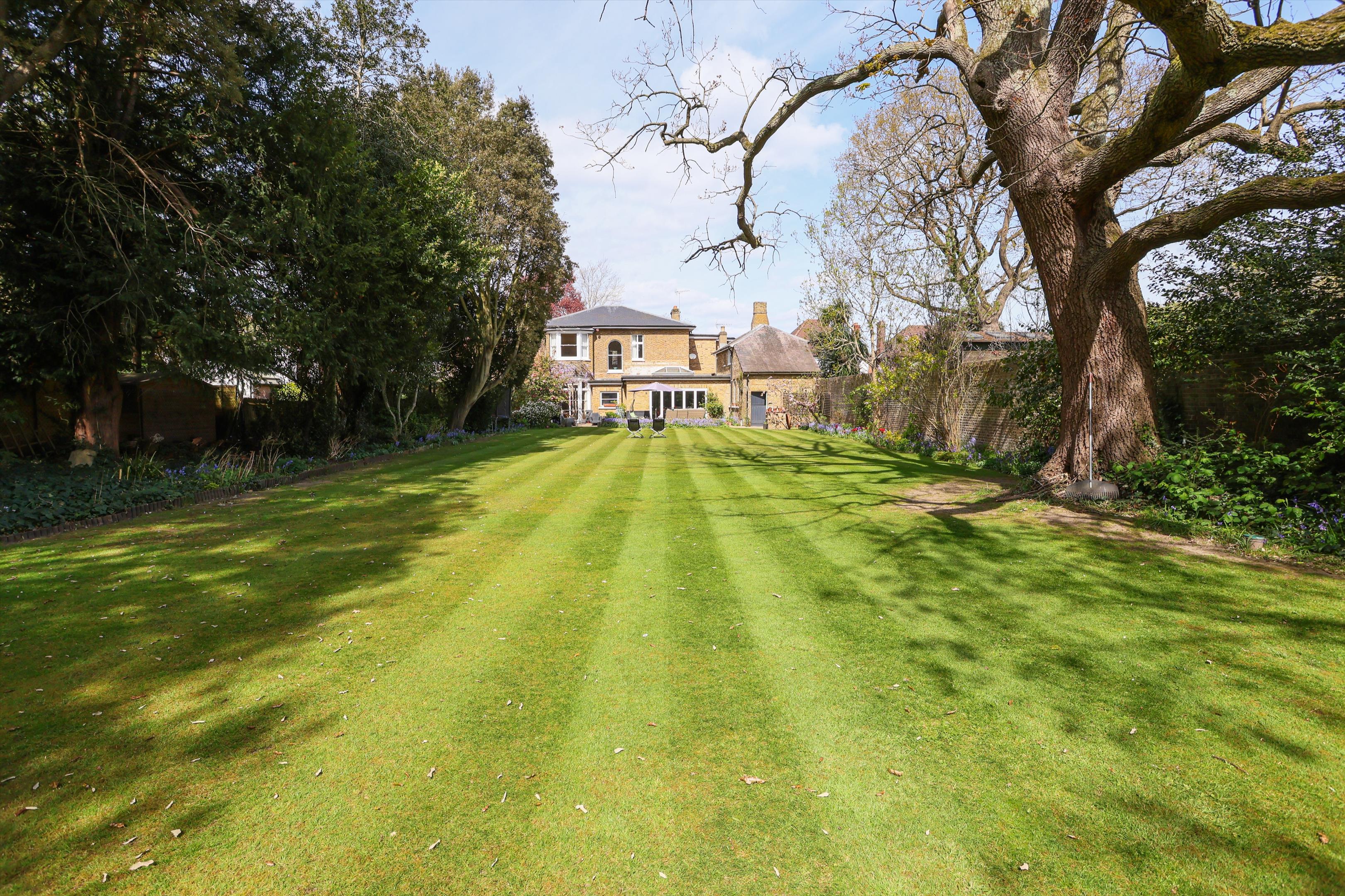 Manor Road North, Esher, Surrey, KT10