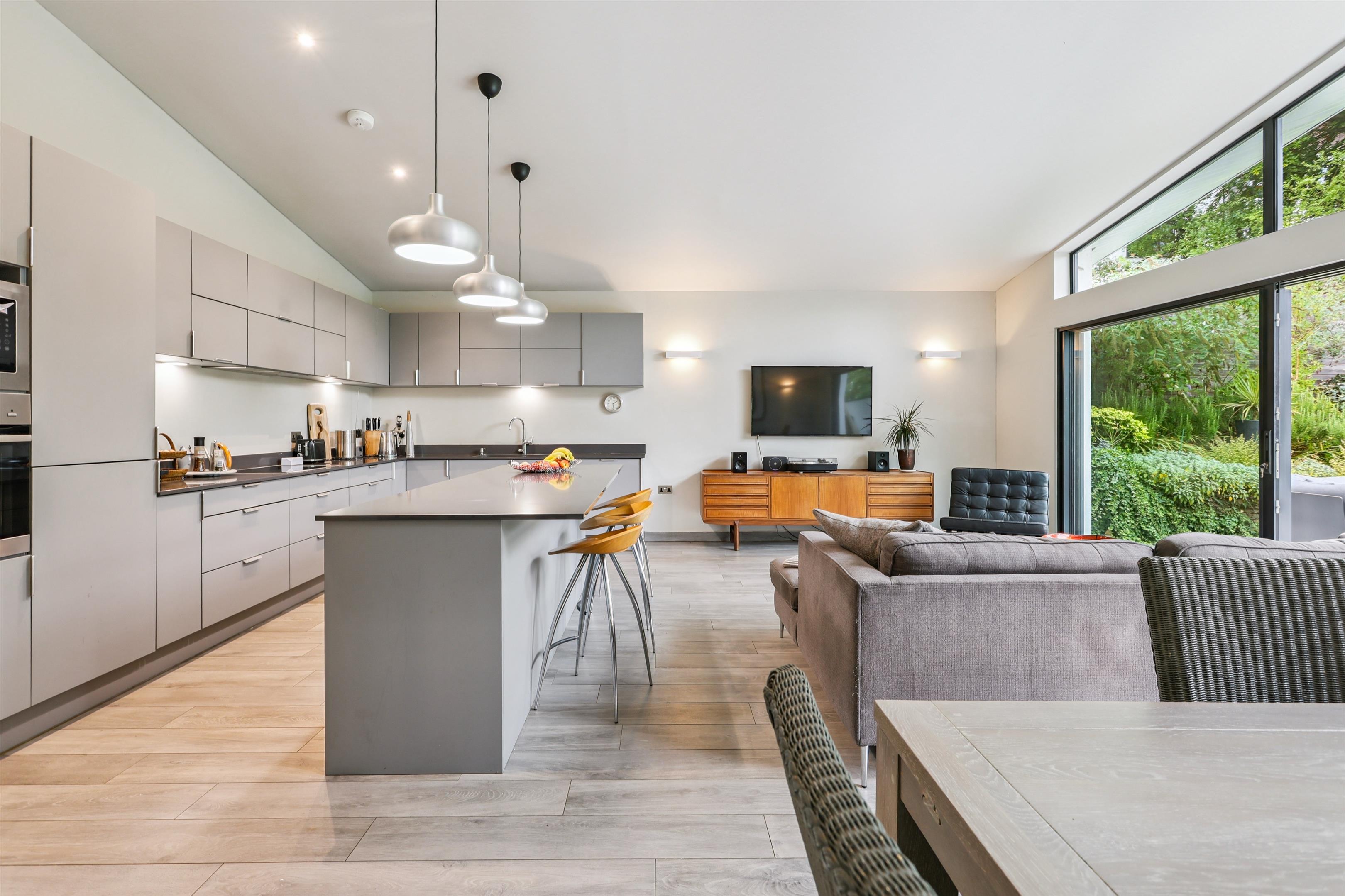 Riverside Drive, Esher, Surrey, KT10