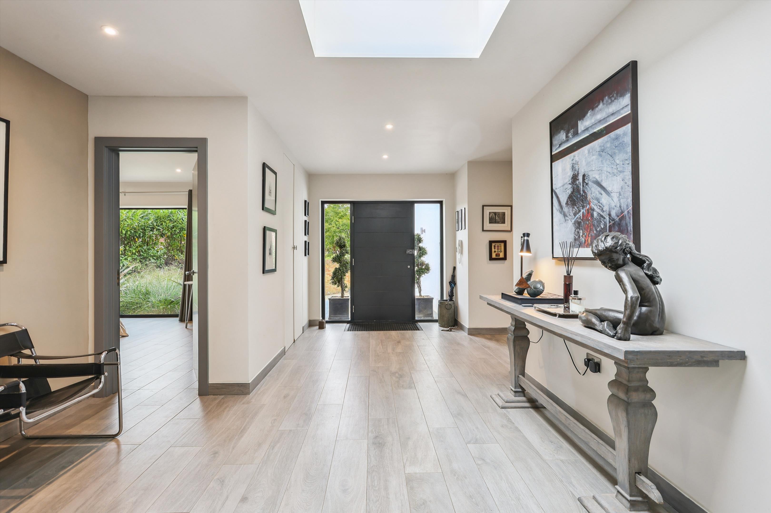 Riverside Drive, Esher, Surrey, KT10