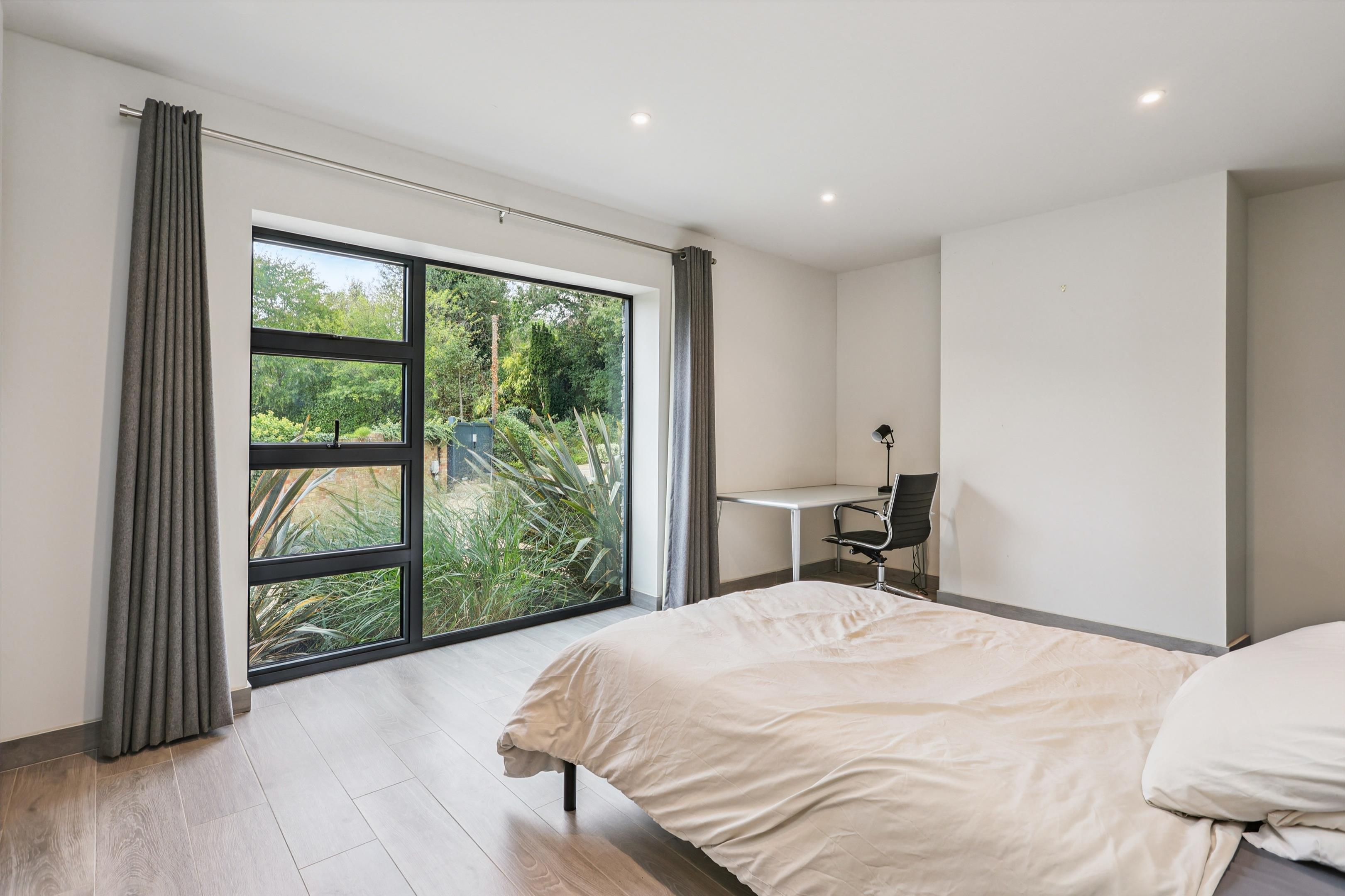 Riverside Drive, Esher, Surrey, KT10