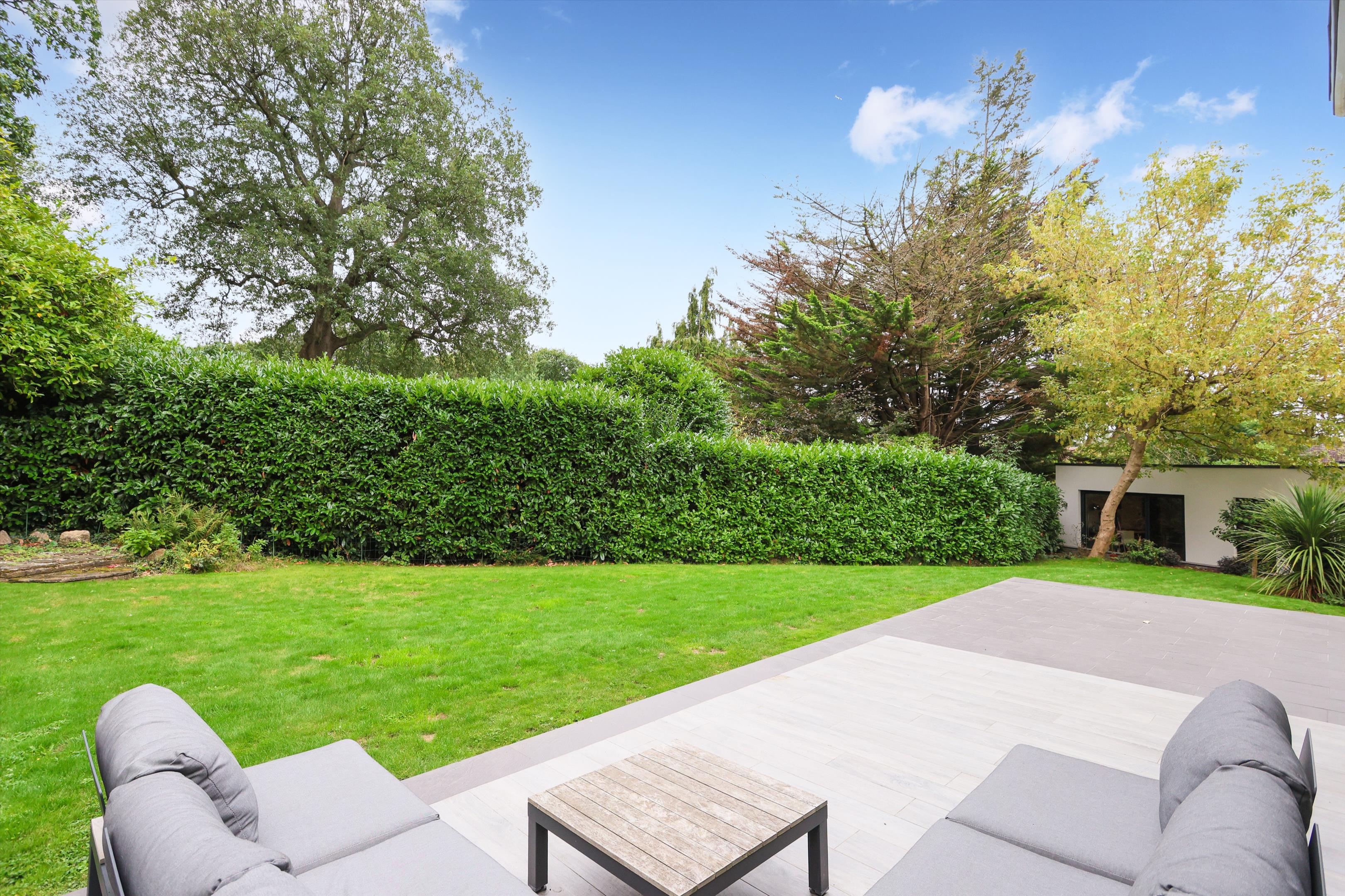 Riverside Drive, Esher, Surrey, KT10