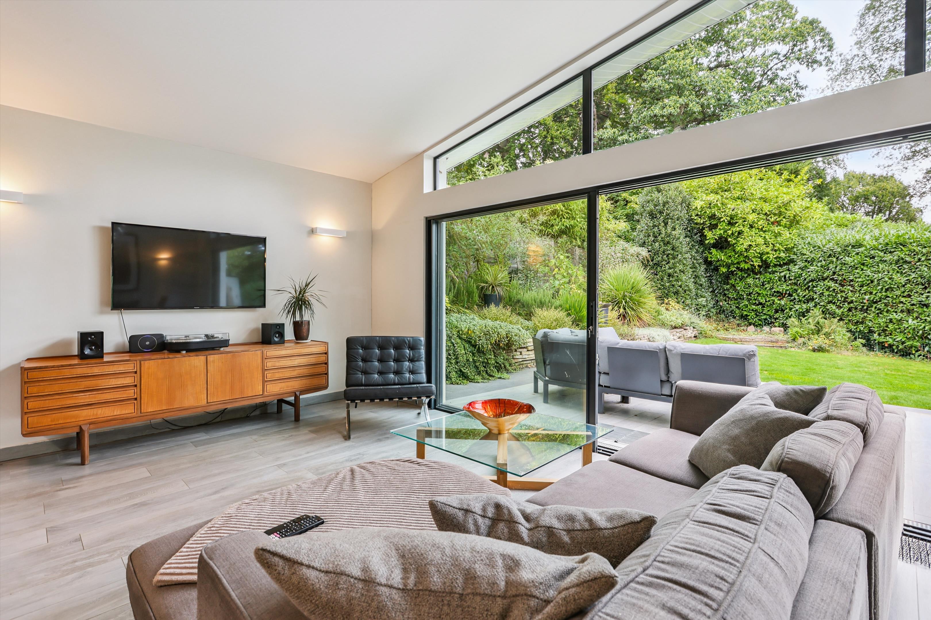 Riverside Drive, Esher, Surrey, KT10