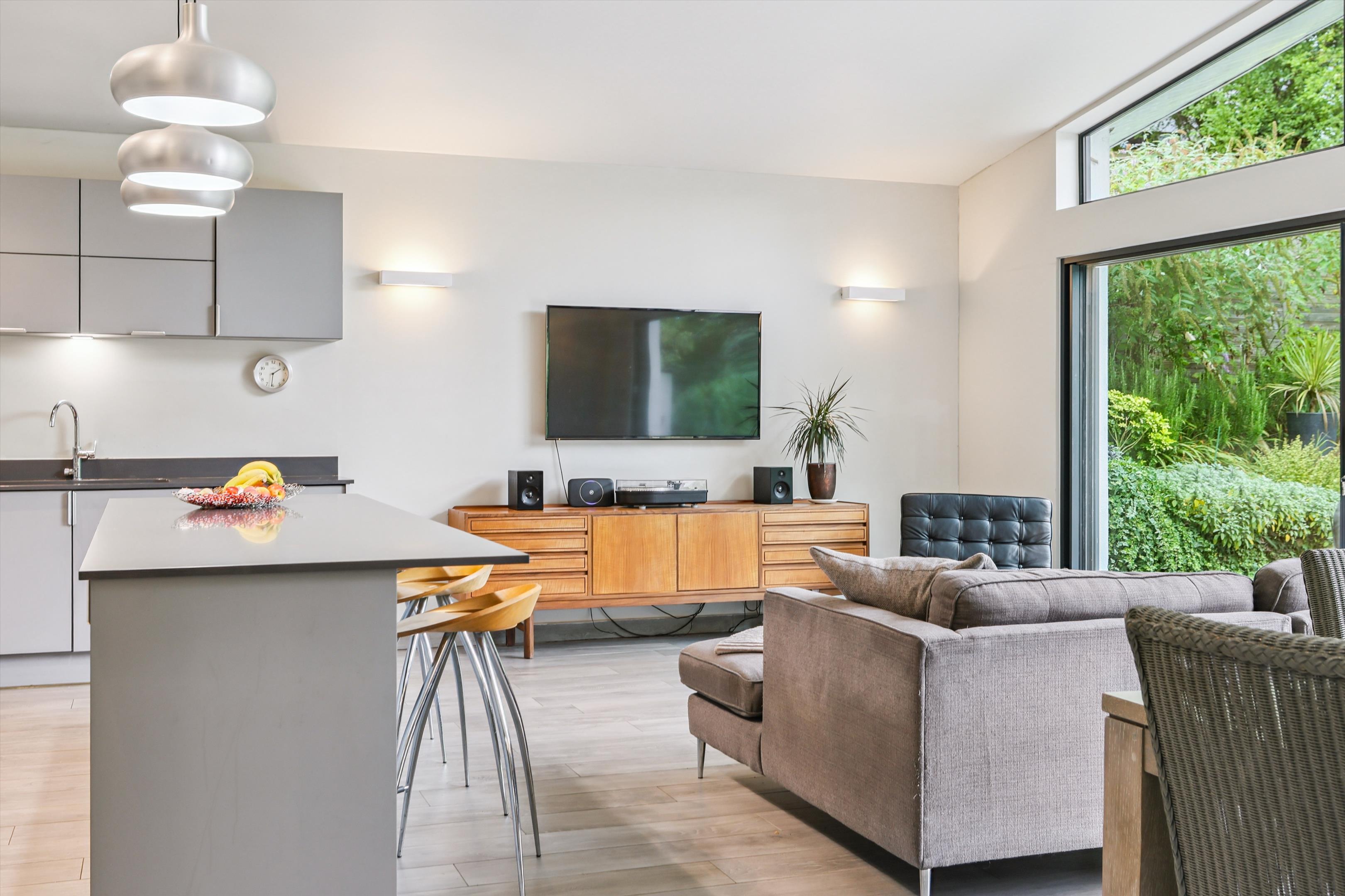 Riverside Drive, Esher, Surrey, KT10