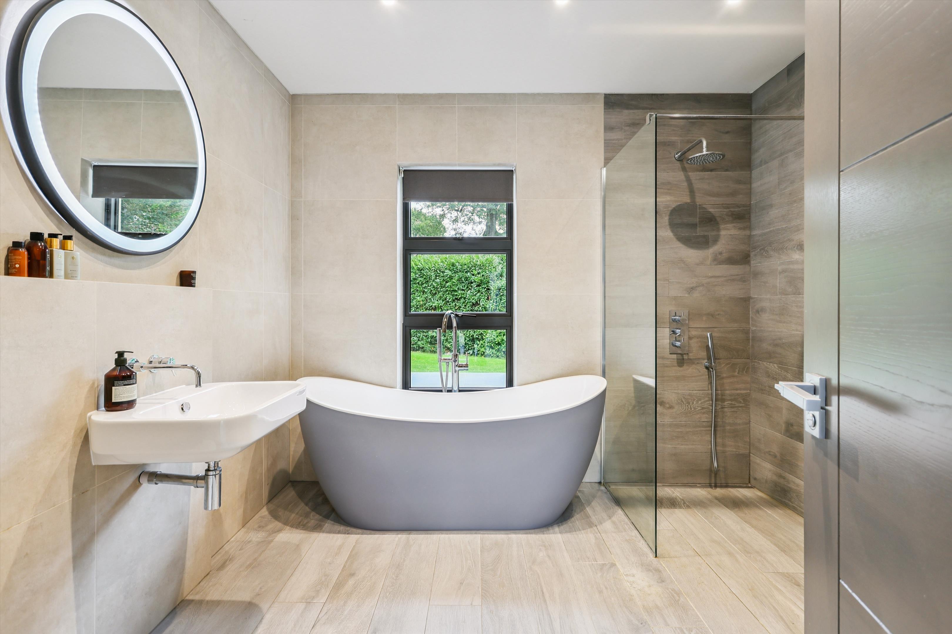 Riverside Drive, Esher, Surrey, KT10