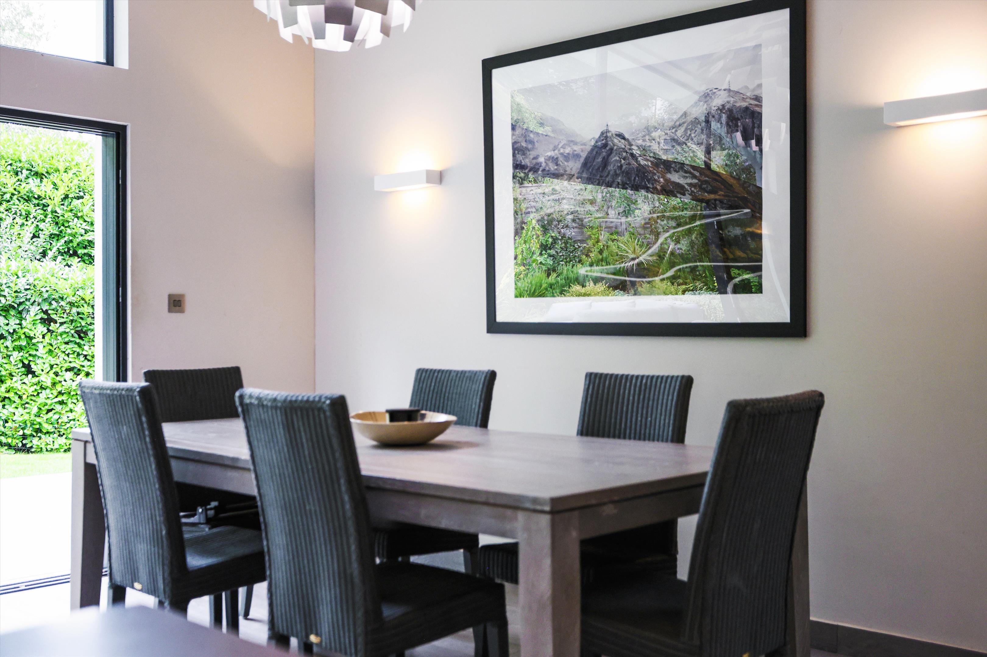 Riverside Drive, Esher, Surrey, KT10