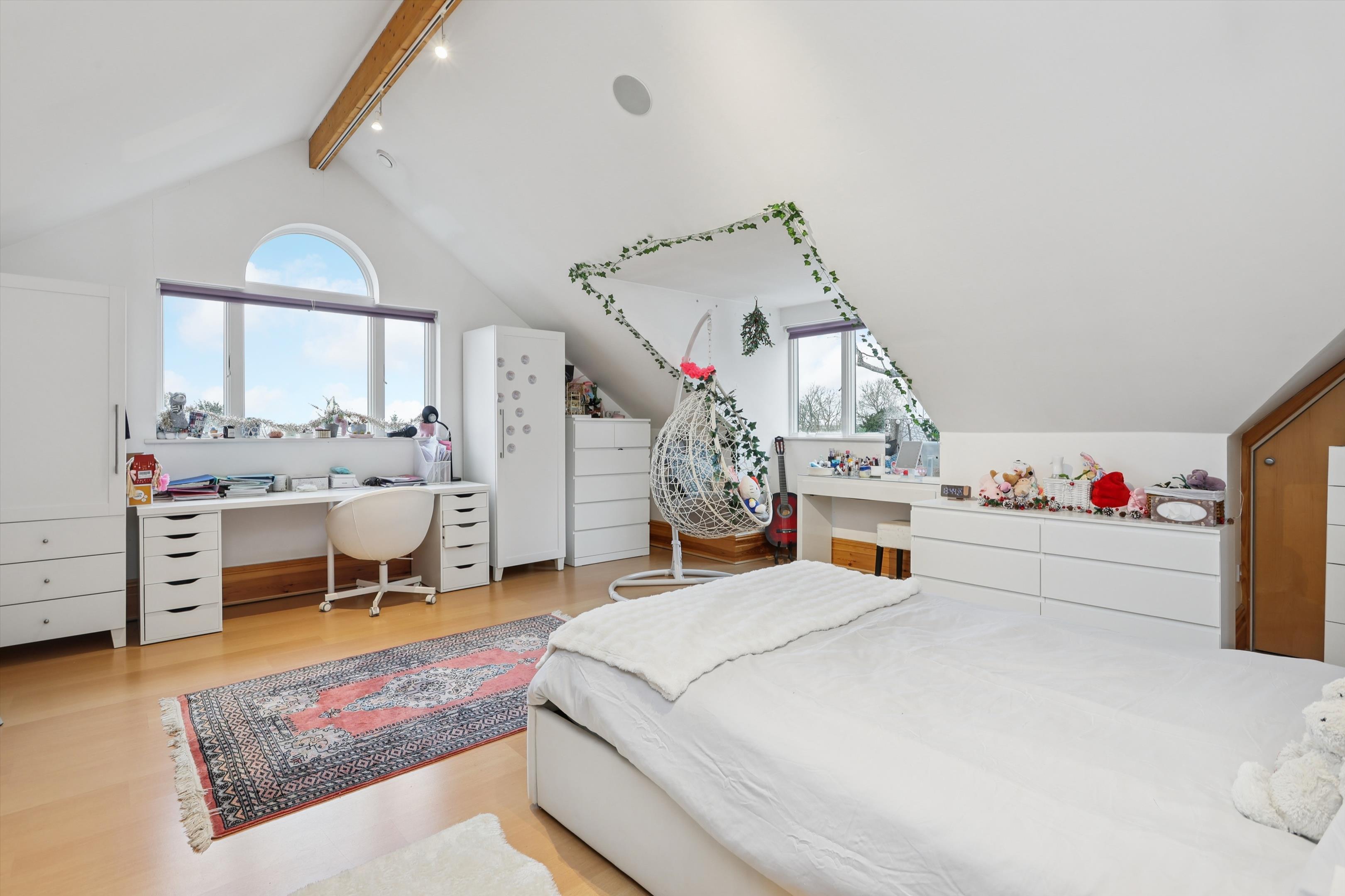 St. Marys Road, Long Ditton, Surbiton, Surrey, KT6