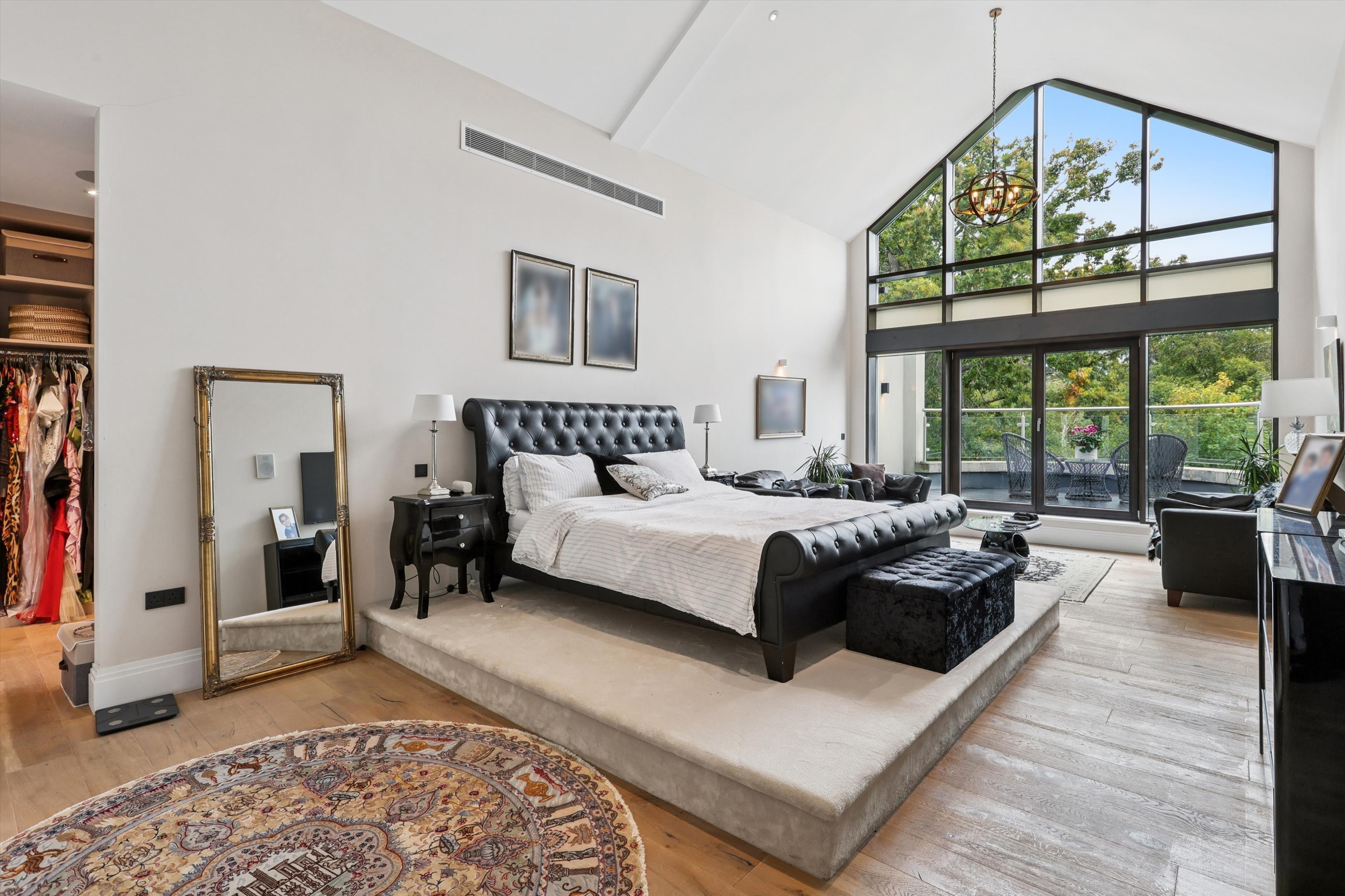 The Mount, Esher, Surrey, KT10